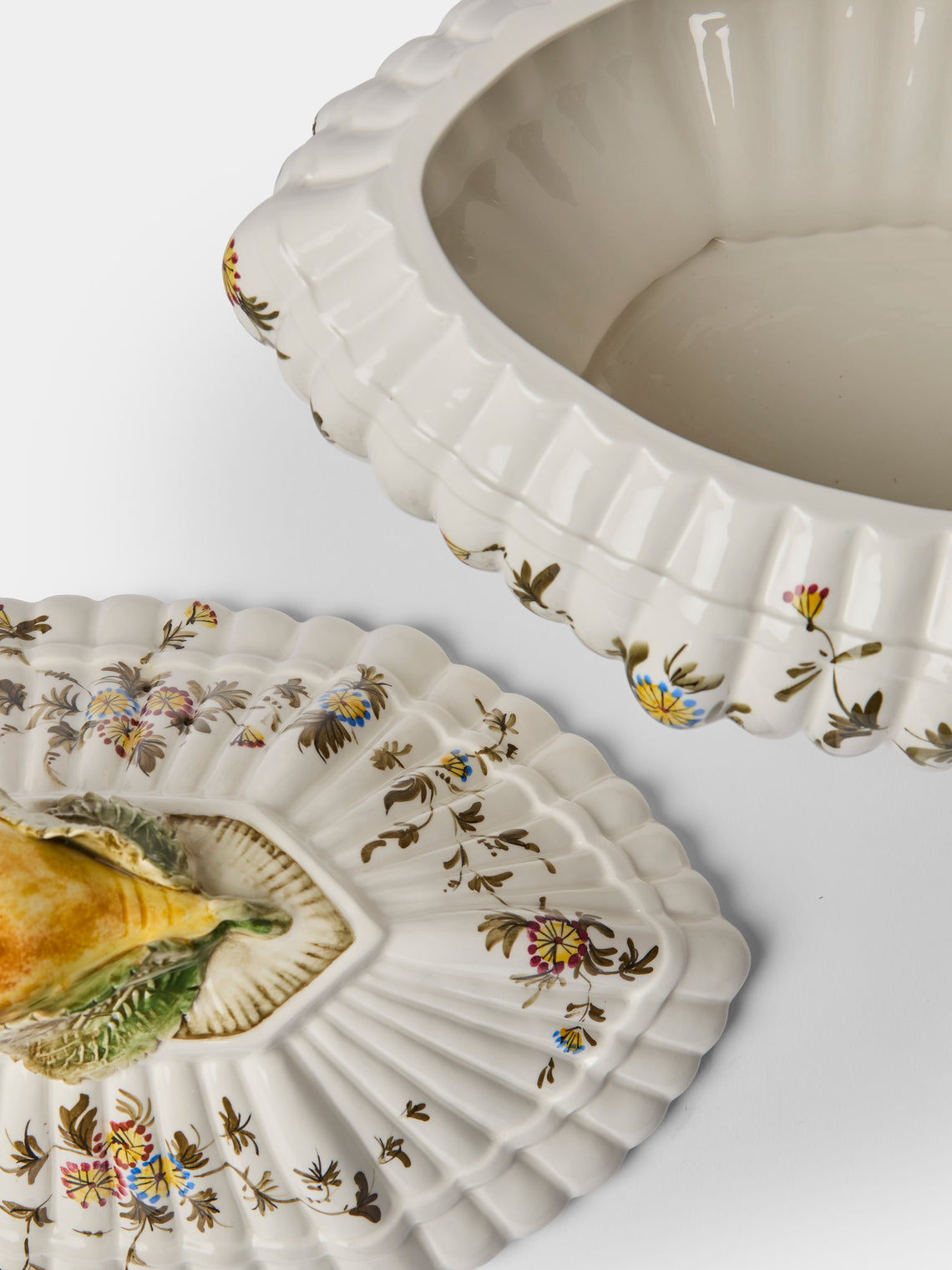 Fioravola - Pears Hand-Painted Ceramic Tureen - White - ABASK