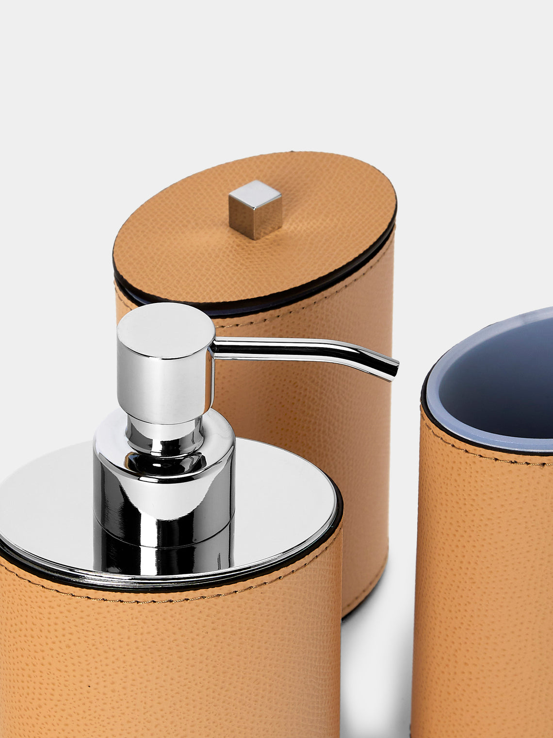 Pinetti - Poseidon Leather Bathroom Set - Beige - ABASK