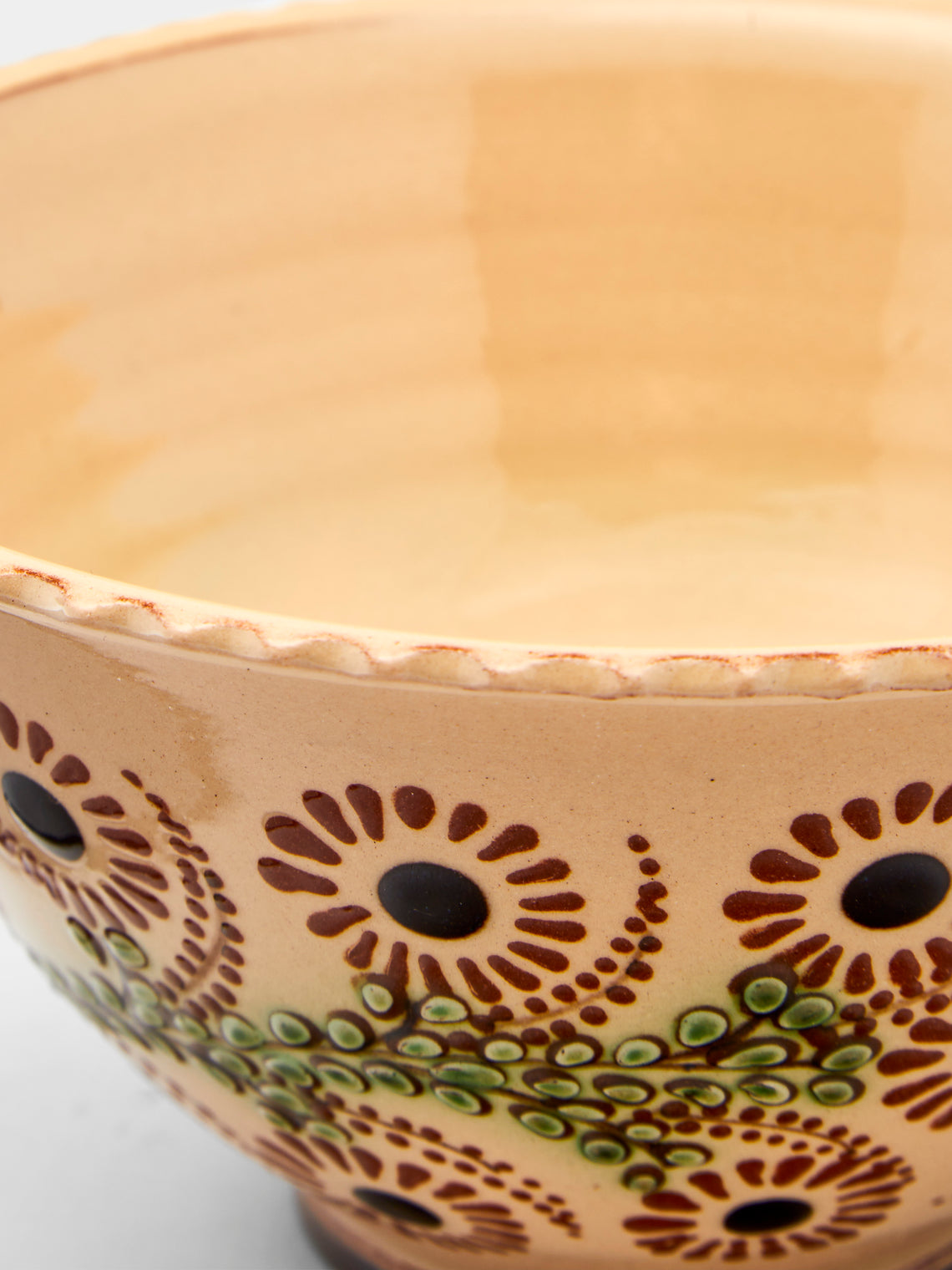 Poterie d’Évires - Flowers Hand-Painted Ceramic Small Fluted Serving Bowl - Cream - ABASK