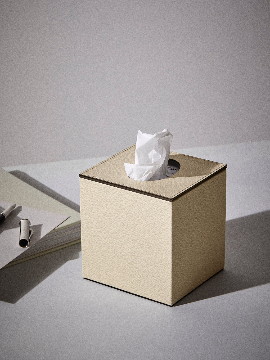 Pinetti - Leather Magnetic Tissue Box - Cream - ABASK