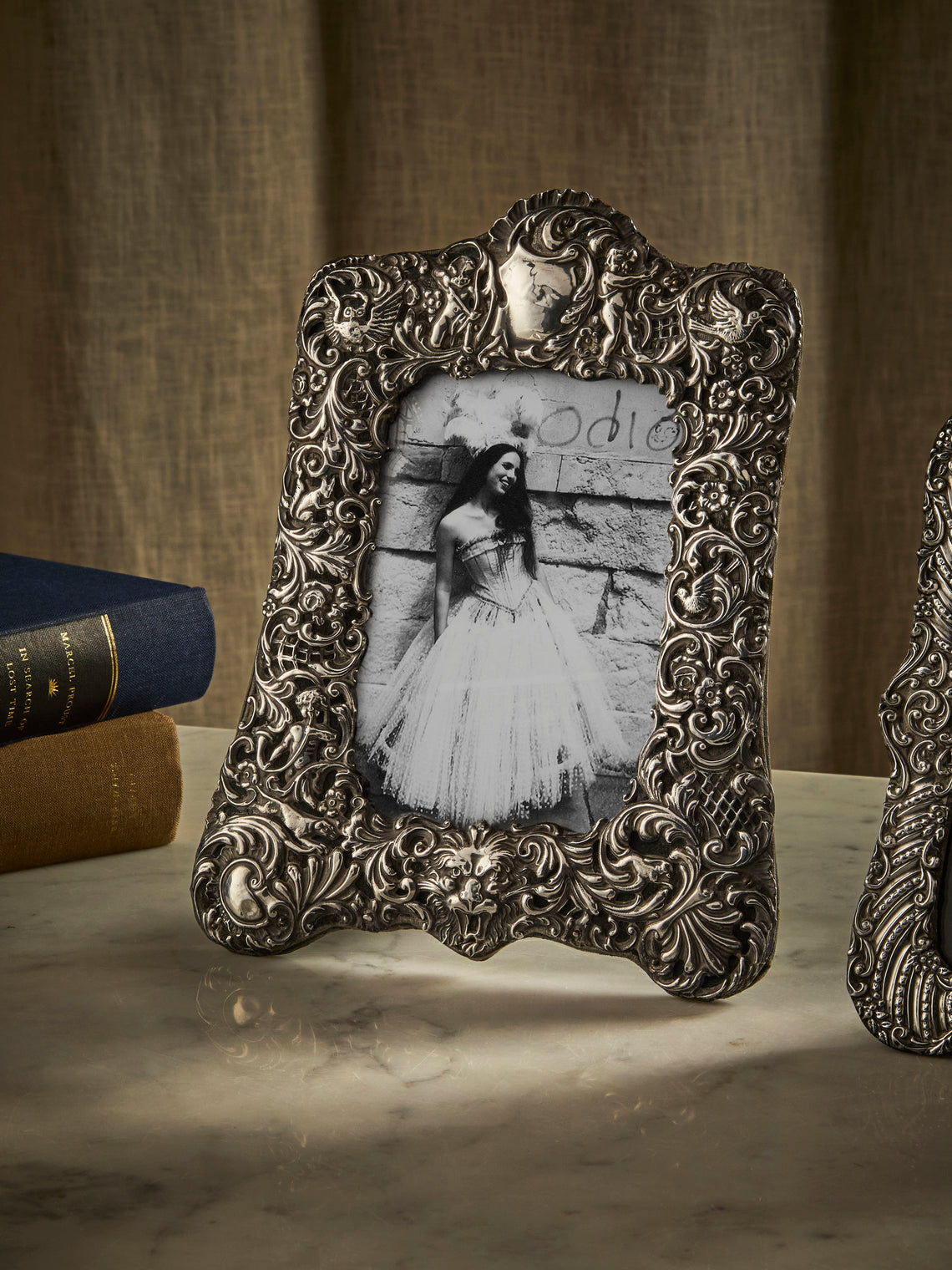 Antique and Vintage - 1899 British Chester Sterling Silver Photo Frame (4x6") - Silver - ABASK