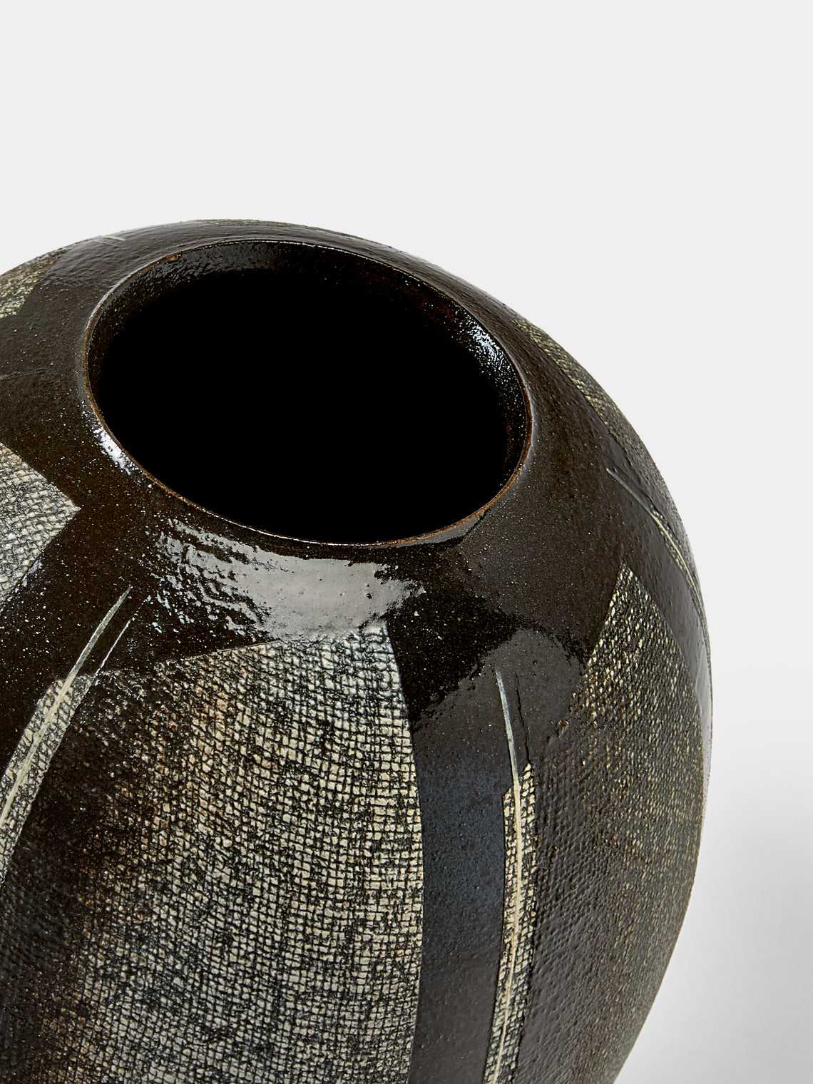 Masumi Ando - Textured Ceramic Vase (9.5in/24cm) - Gray - ABASK