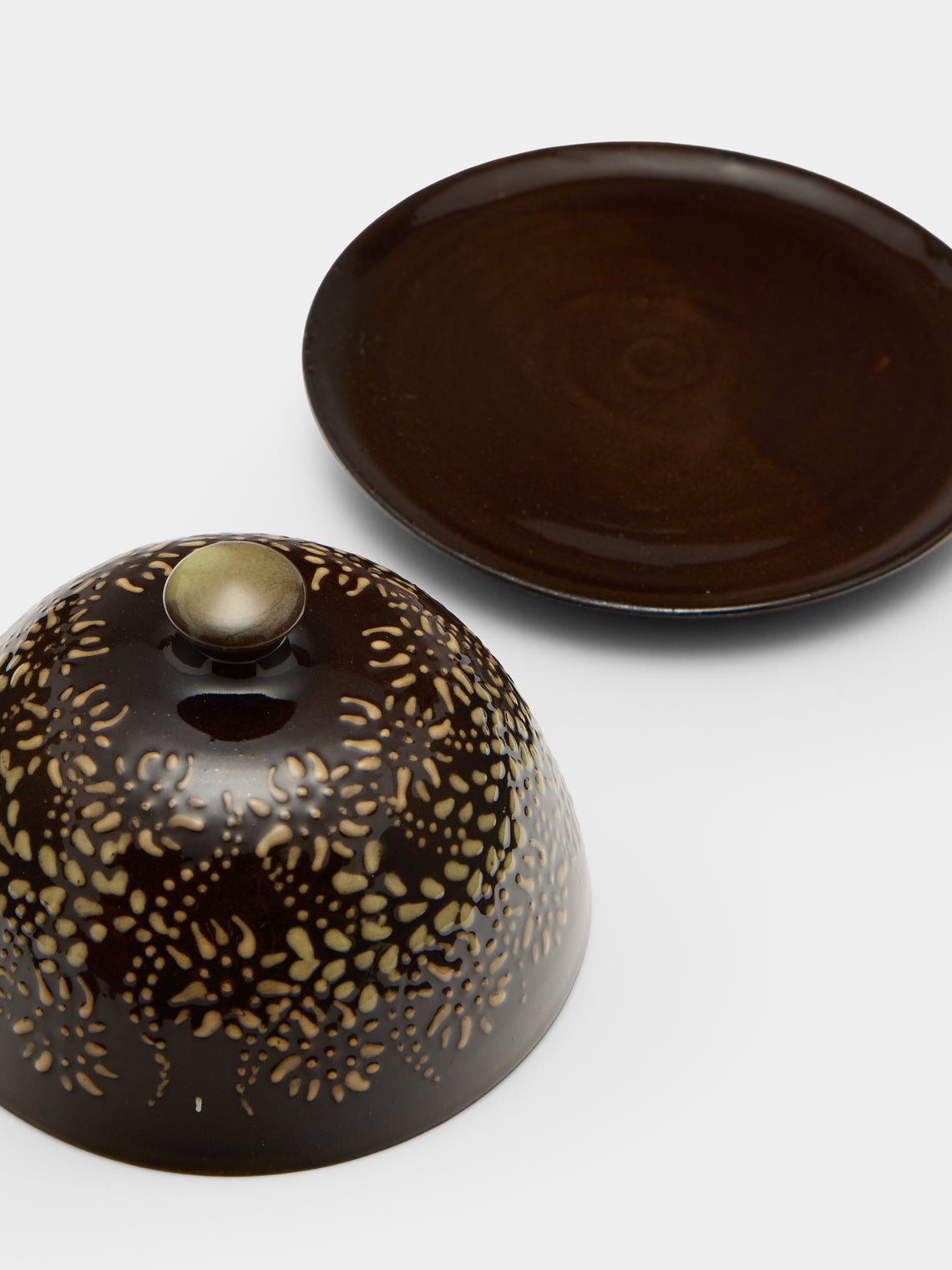 Poterie d’Évires - Flowers Hand-Painted Ceramic Small Lidded Butter Dish - Dark brown - ABASK