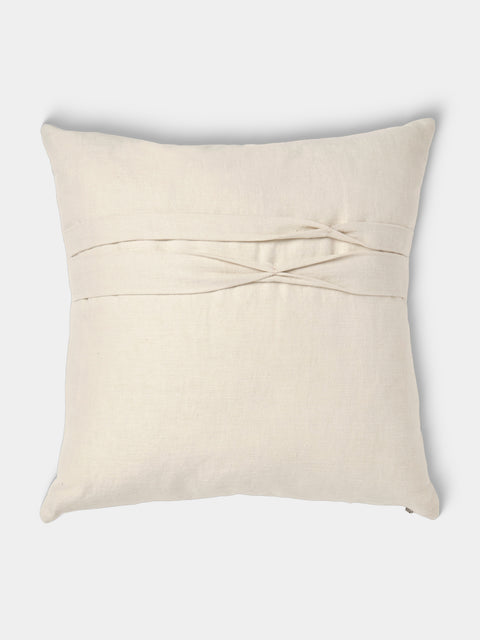 de Le Cuona - Lotus Linen Box-Pleat Cushion (19.5in/50cm) - White - ABASK - 