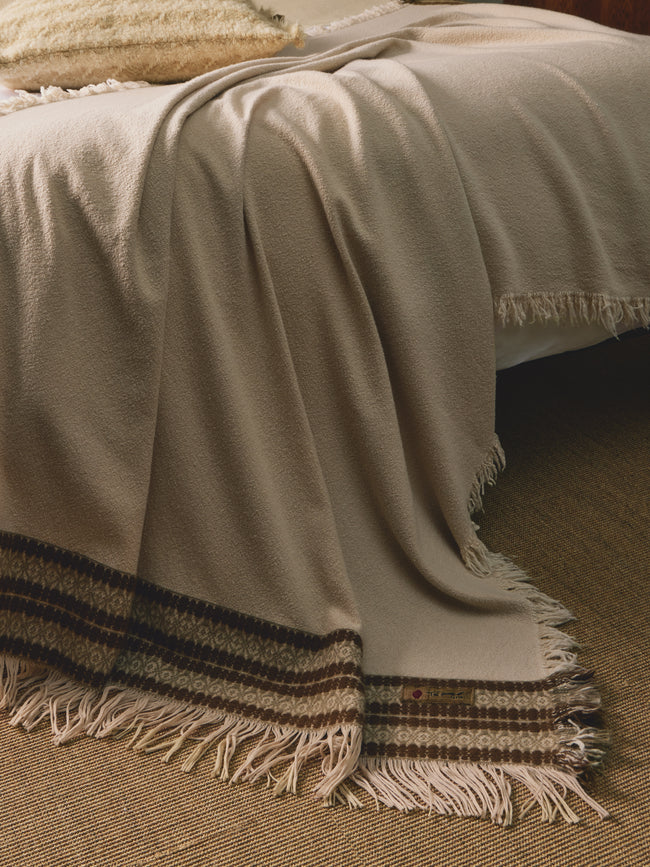 The House of Lyria - Belize Wool and Cashmere Throw (78.5in/2m) - Cream - ABASK