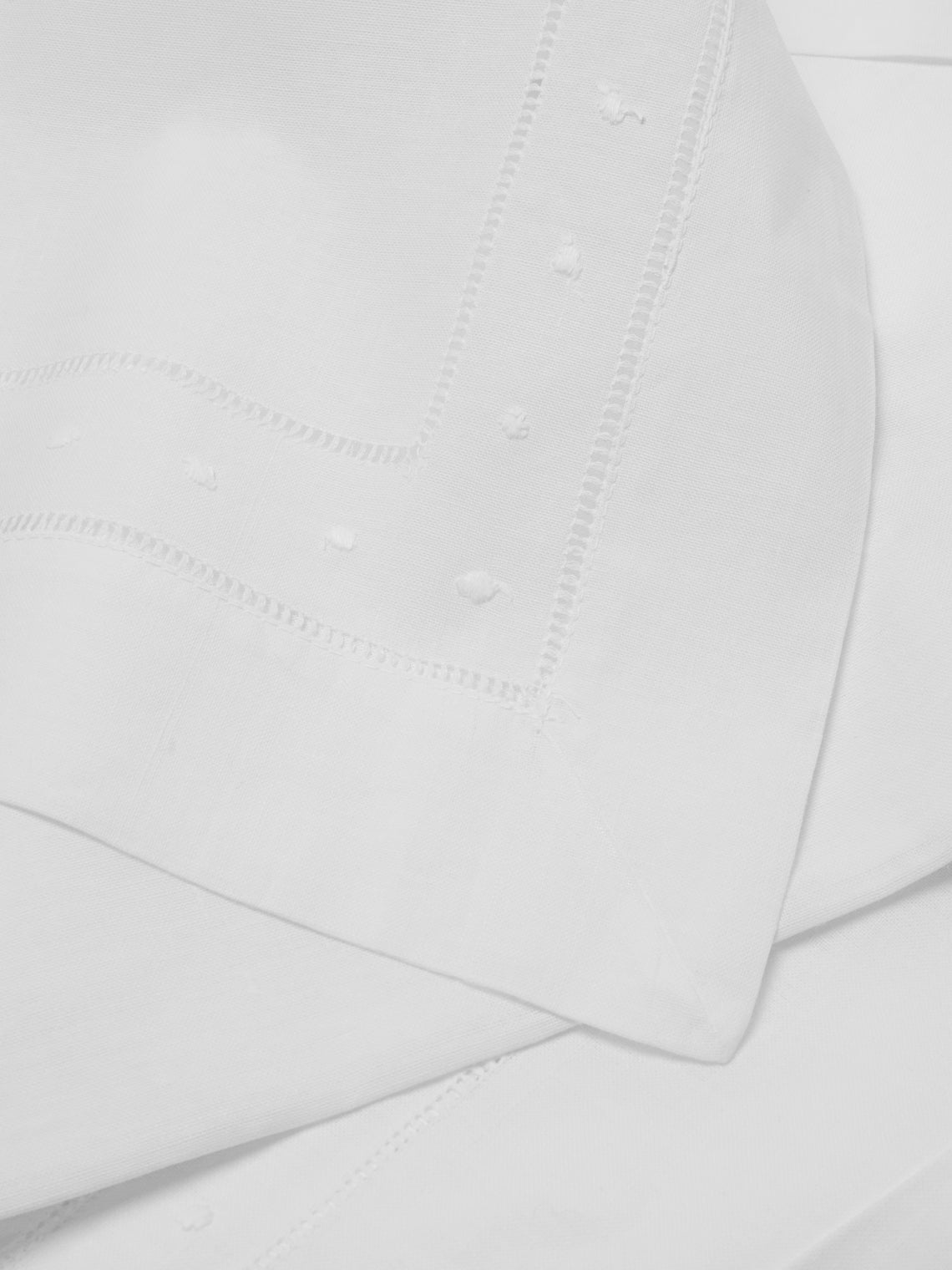 Rolande du Dreuilh Créations - Hand-Embroidered Ramie Cotton Oblong Tablecloth (141.5in/3.6m) - White - ABASK