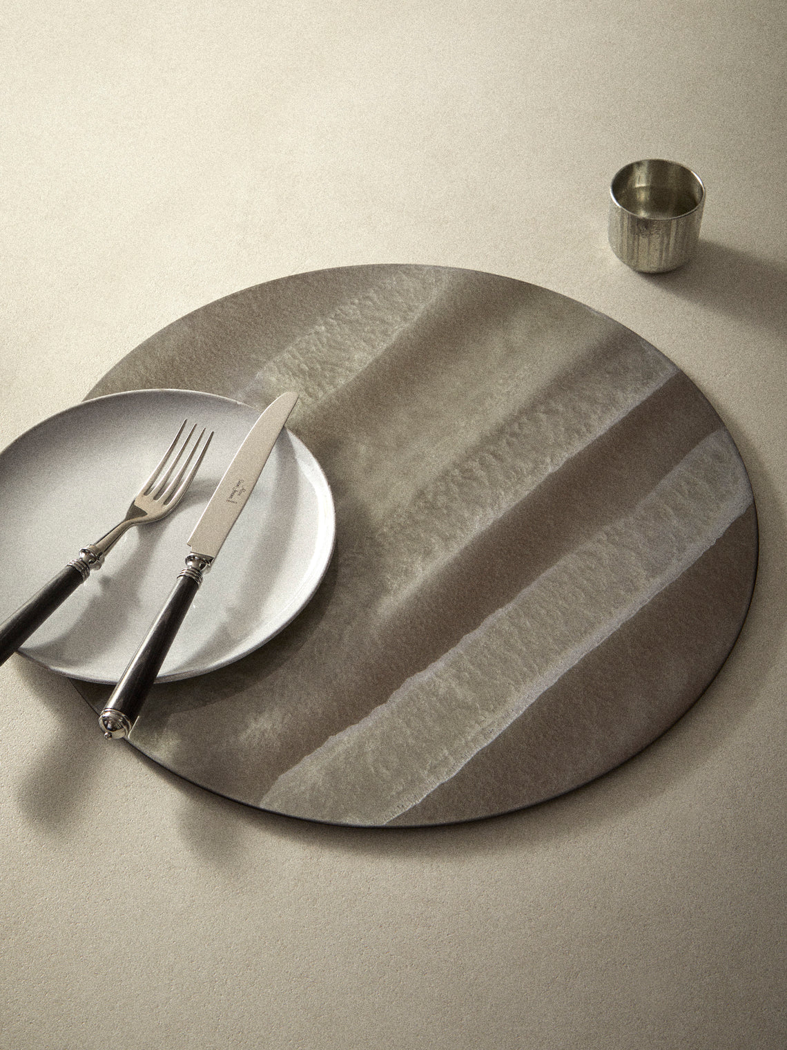 MAAR Design - | Set of 4 | Noce Hand-Painted Lacquered Placemats - Gray - ABASK