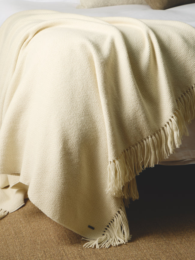 De Le Cuona - Baby Alpaca Fringed Throw (78.5in/2m) - Cream - ABASK
