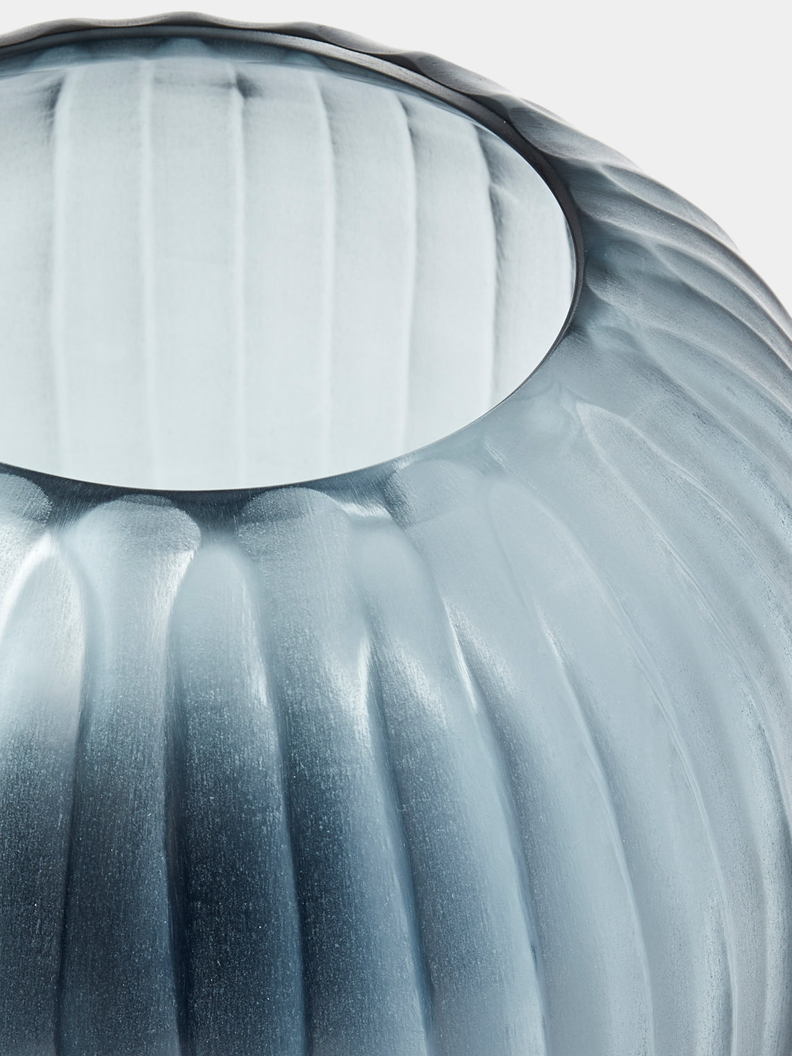 Micheluzzi Glass - Riccio Oceano Coste Hand-Blown Murano Glass Vase (8in/21cm) - Blue - ABASK