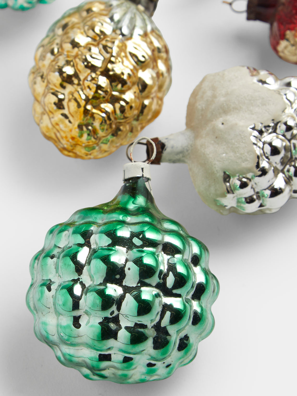 Antique and Vintage - Early-20th-Century Grape Glass Baubles (Set of 9) - Silver - ABASK
