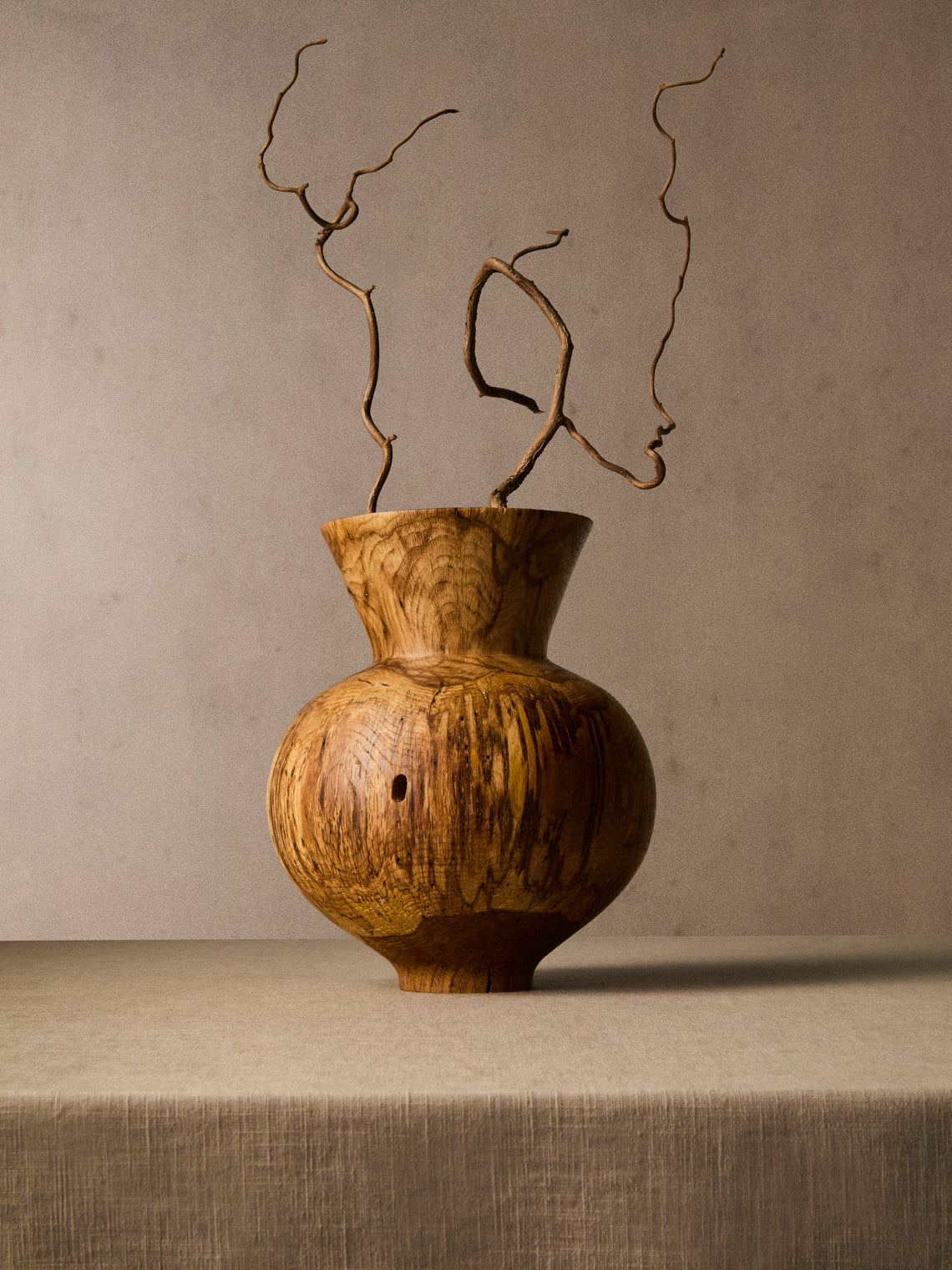 Iida Woodturning - Hand-Turned Oil-Finish Oak Vase (9.5in/24.5cm) - Brown - ABASK