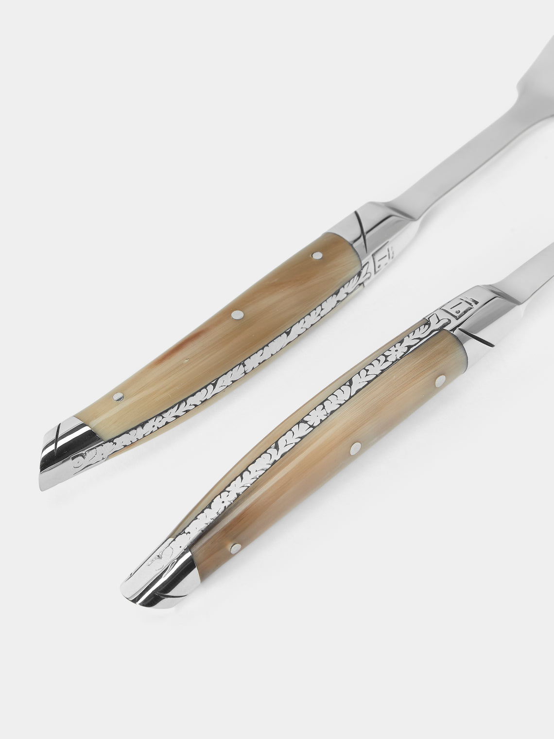 Goyon-Chazeau - Le Thiers Prestige Flammée Blonde Horn Fish Servers (Set of 2) - Brown - ABASK