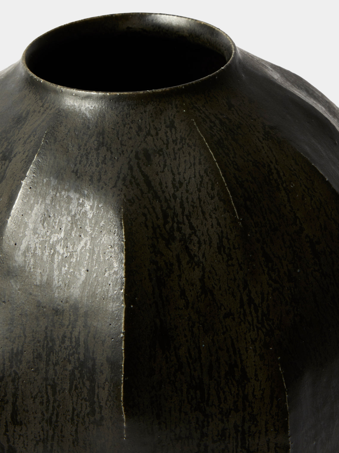 Lee Song-am - Black Clay Vase (11.5in/29cm) - Black - ABASK