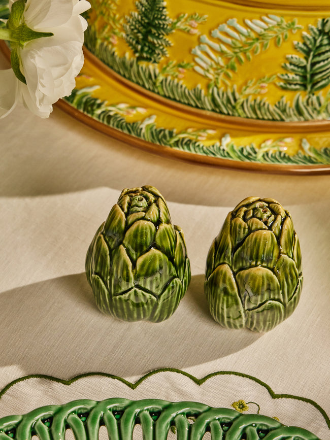 Verdolini - Artichoke Hand-Painted Majolica Ceramic Salt and Pepper Shakers (Set of 2) - Green - ABASK