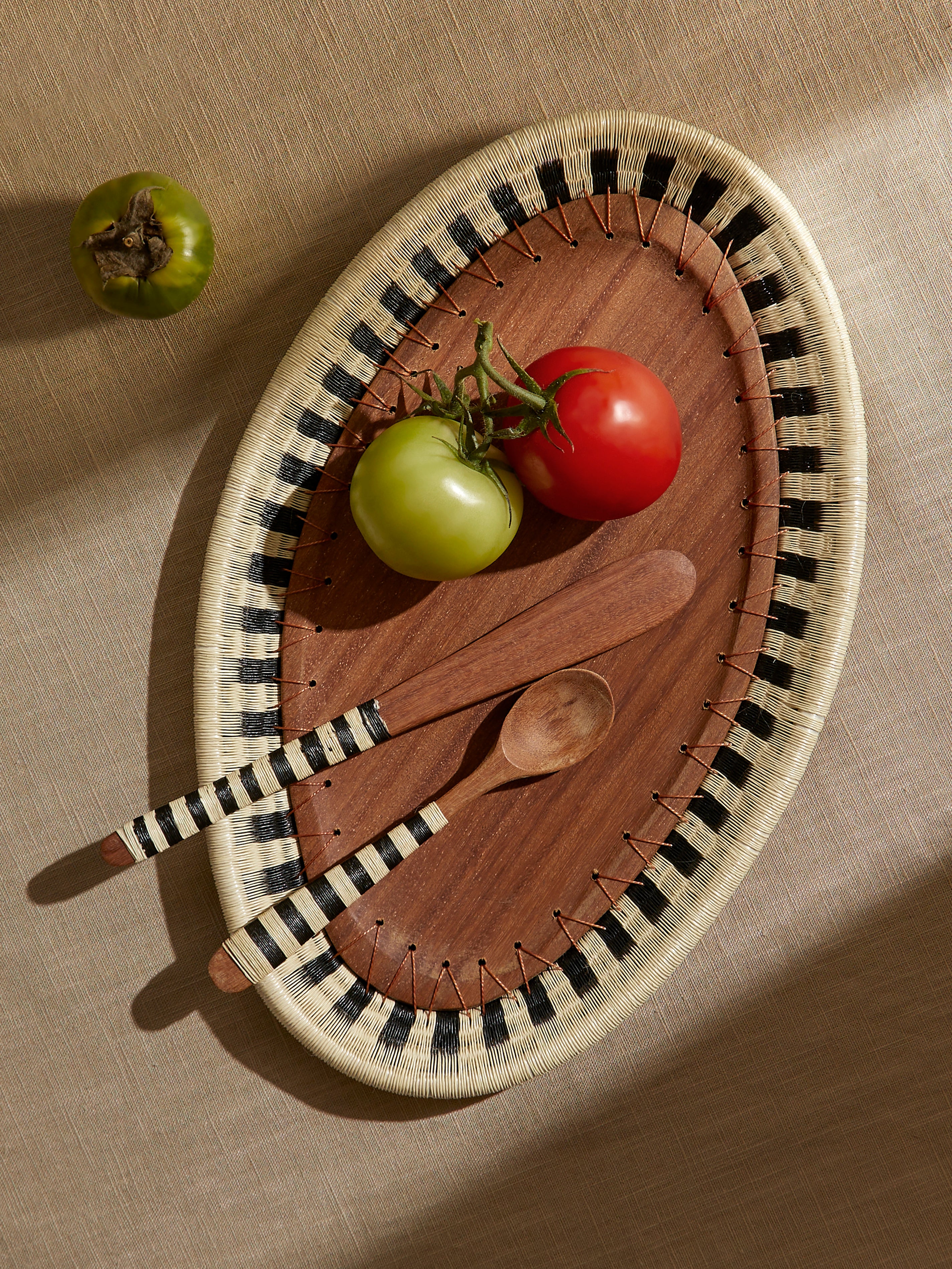Pacifico Handwoven Werregue Palm and Wood Dish