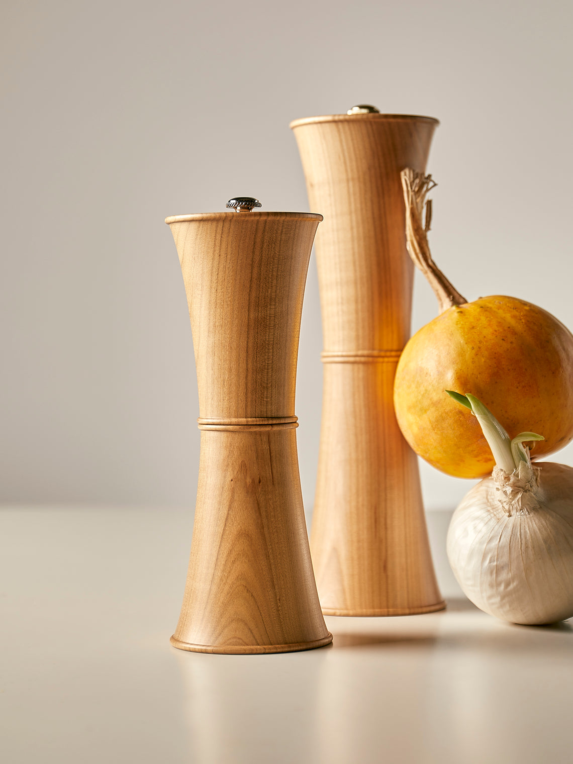 Yamani Woodworks - Hand-Turned Wood Salt Mill (7in/17.5cm) - Brown - ABASK