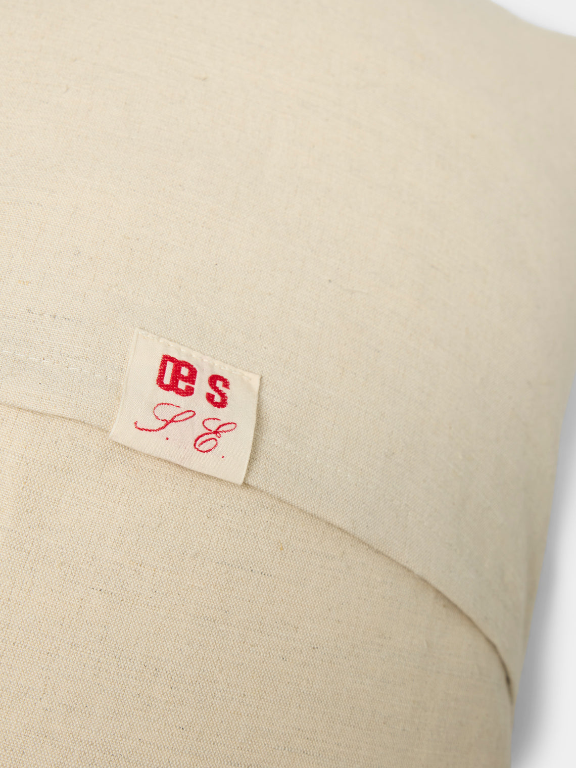 Oeuvres Sensibles - Vase Hand-Embroidered Cotton and Hemp Cushion (15.5in/40cm) - Cream - ABASK