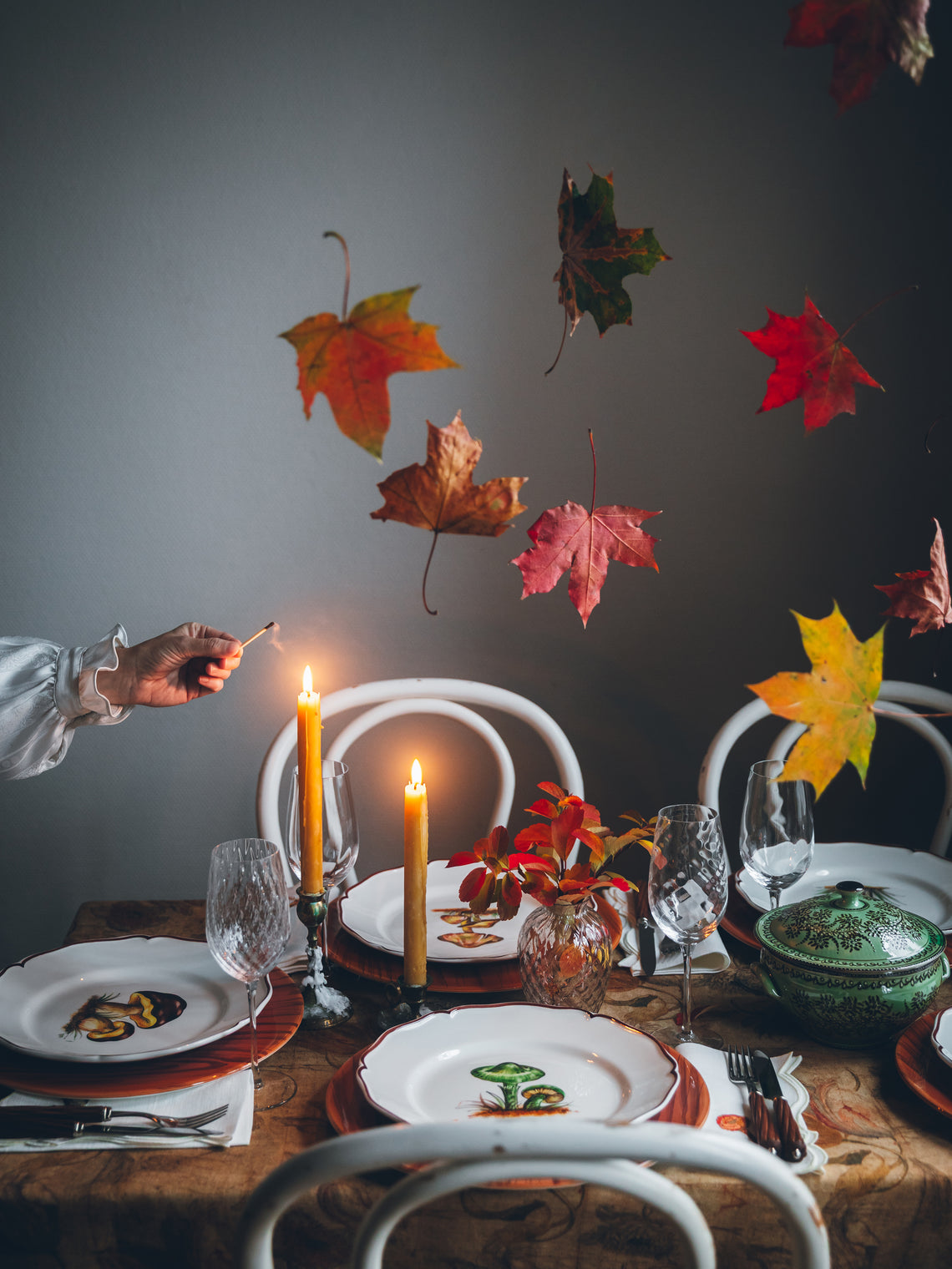 Este Ceramiche - Bristol Mushrooms Hand-Painted Ceramic Dinner Plates – 11in/27.5cm (Set of 6) - White - ABASK