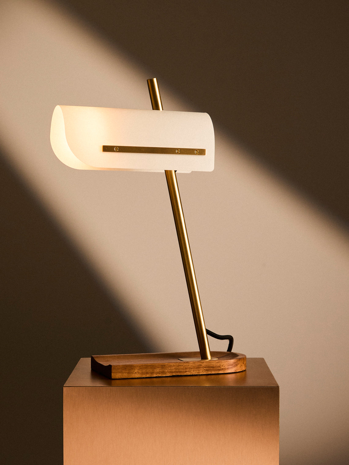 Joe Armitage - Modernist Walnut and Brass Desk Lamp - Brown - ABASK