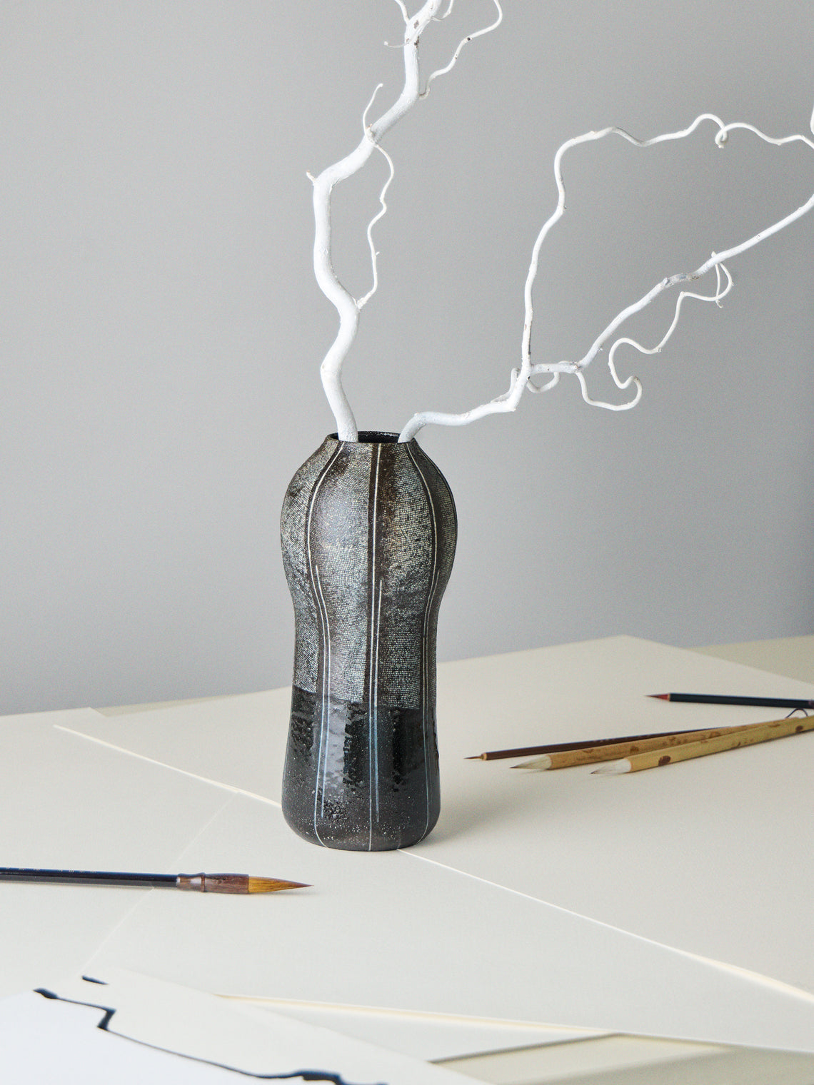 Masumi Ando - Textured Ceramic Vase (10.5in/26.5cm) - Gray - ABASK