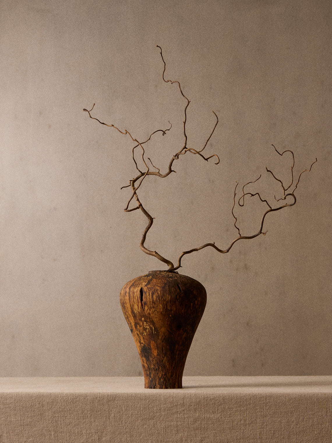 Iida Woodturning - Hand-Turned Persimmon Oiled Earth-Finish Vase (10in/26cm) - Brown - ABASK