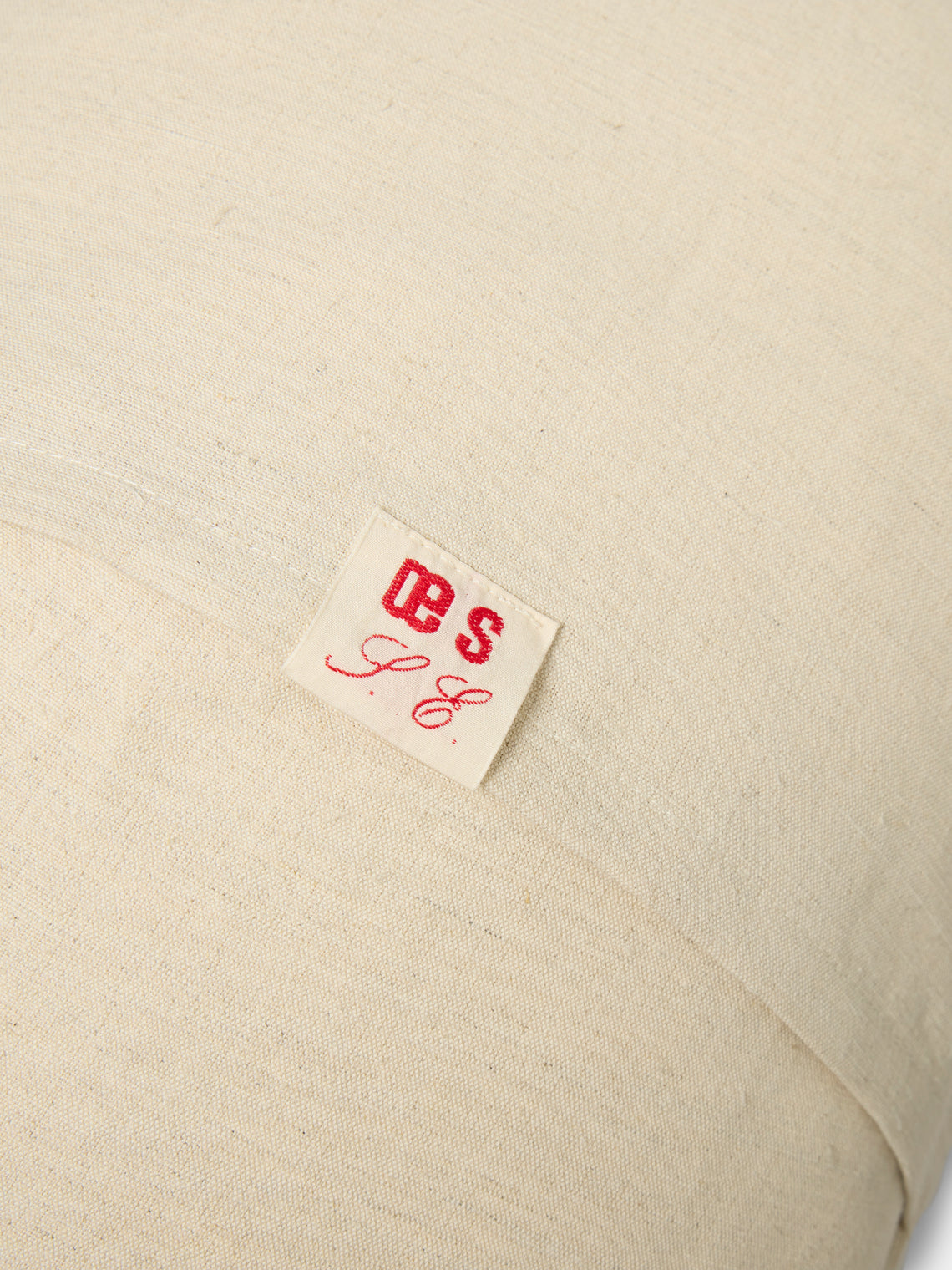 Oeuvres Sensibles - Dog Hand-Embroidered Cotton and Hemp Cushion (15.5in/40cm) - Cream - ABASK