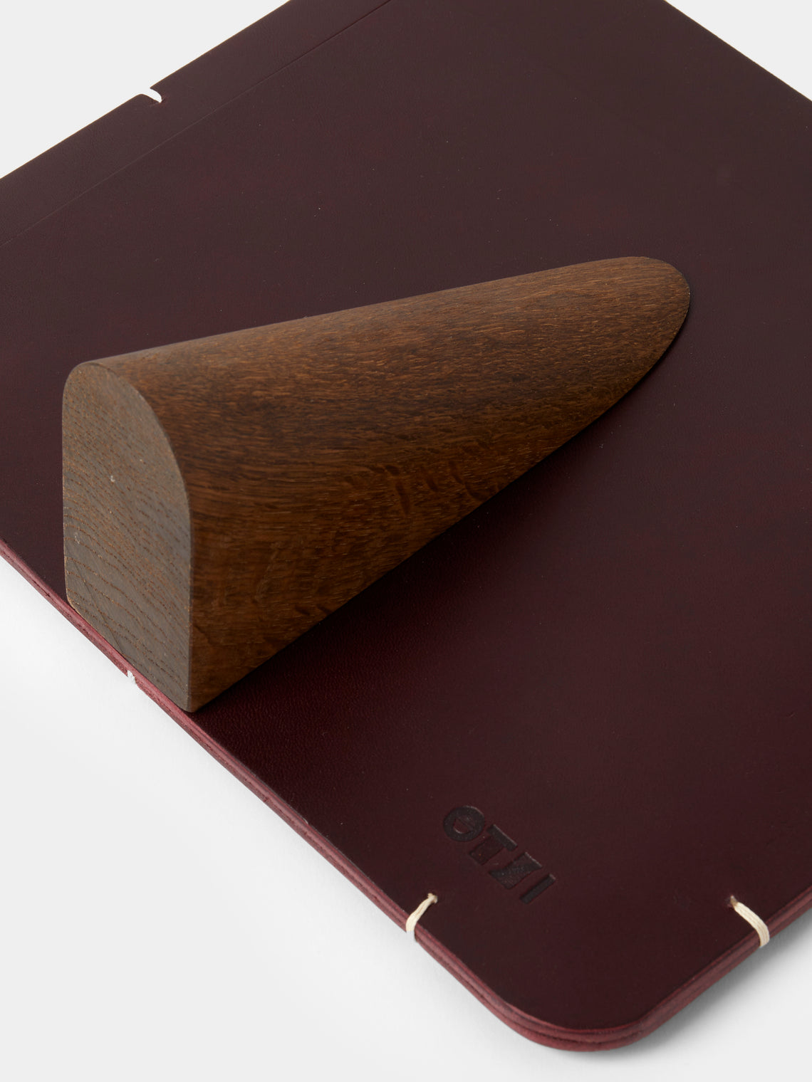 Otzi Studio - Billet Leather & Wood Photo Frame Landscape (7x5 inch Photo) - Burgundy - ABASK