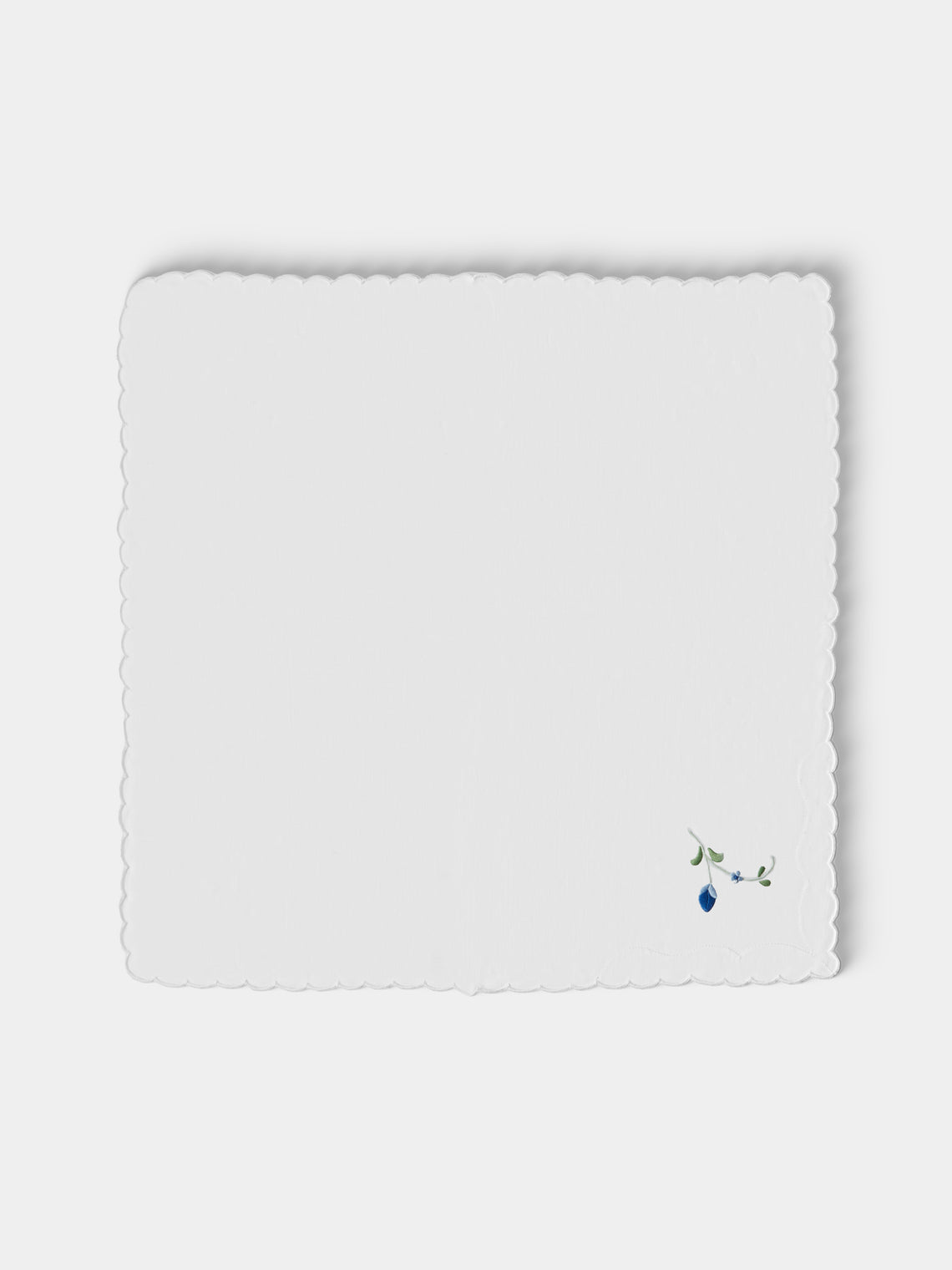 Taf Firenze - | Set of 12 | Hydrangea Hand-Embroidered Linen Tablecloth and Napkins - White - ABASK
