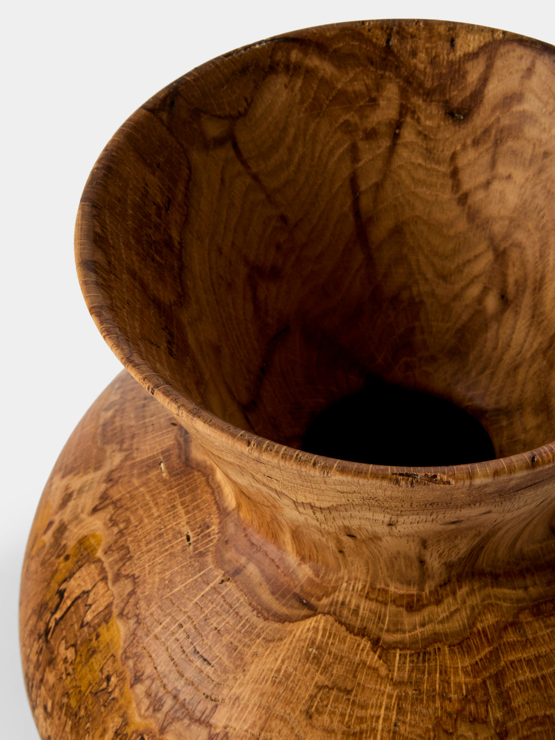 Iida Woodturning - Hand-Turned Oil-Finish Oak Vase (9.5in/24.5cm) - Brown - ABASK