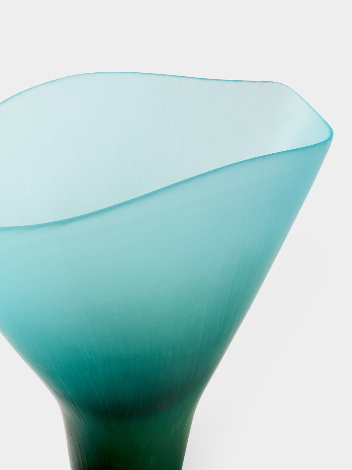 Venini - 1962 Tobia Scarpa and Ludovico Diaz de Santillana Battuti Murano Glass Vase (17.5in/45cm) - Blue - ABASK