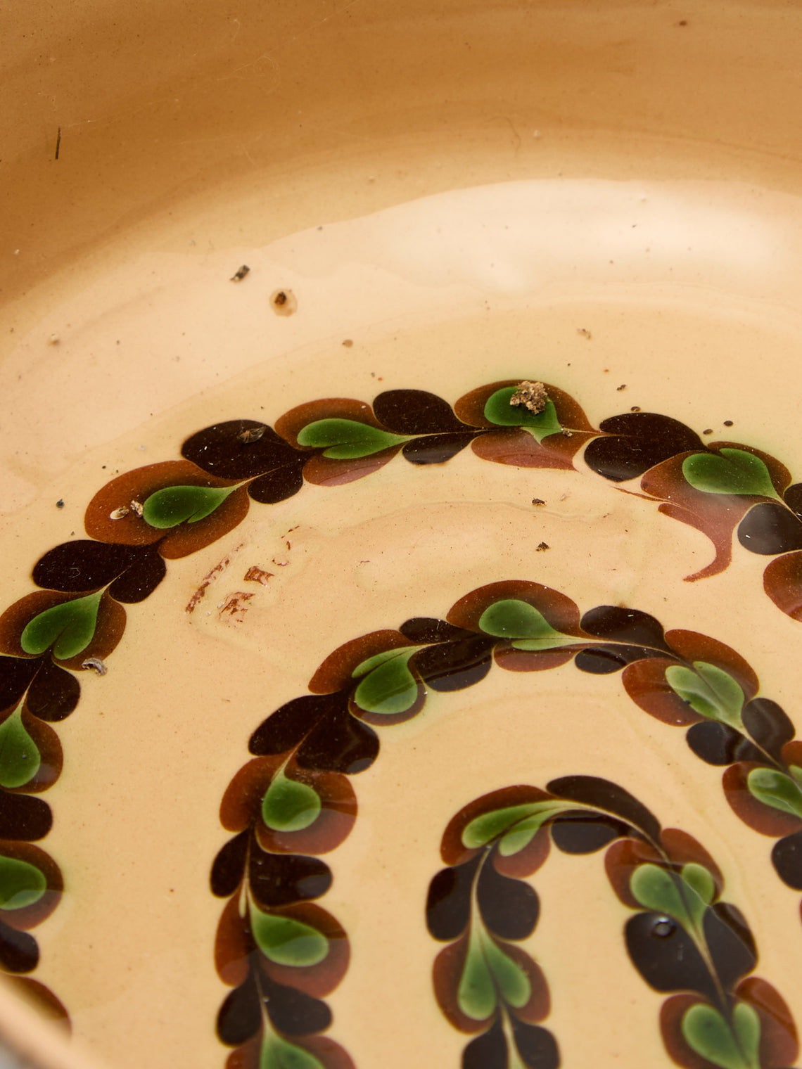 Poterie d’Évires - Flowers Hand-Painted Ceramic Oval Serving Dish - Dark brown - ABASK
