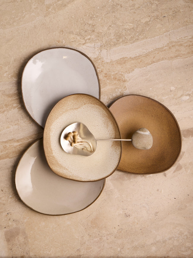 Hana Karim Studio - Hand-Built Ceramic Dessert / Salad Plates – 7in/18cm (Set of 4) - Cream - ABASK