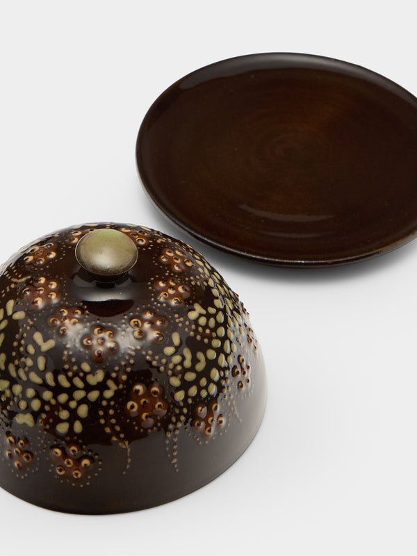 Poterie d’Évires - Flowers Hand-Painted Ceramic Small Lidded Butter Dish - Dark brown - ABASK