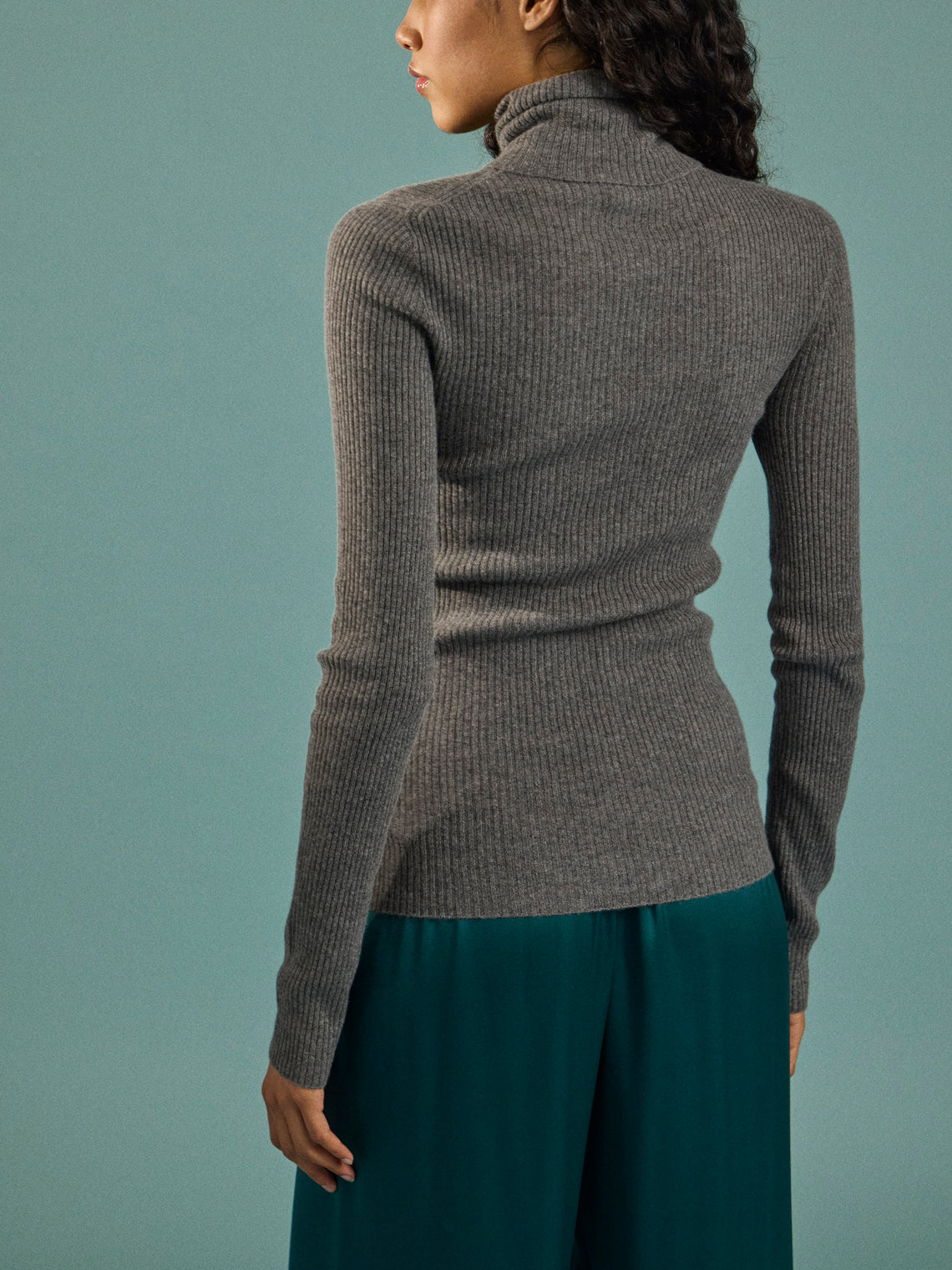 Arch4 - Izzy Baby Goat Cashmere Rollneck Top | Size: S - Gray - ABASK