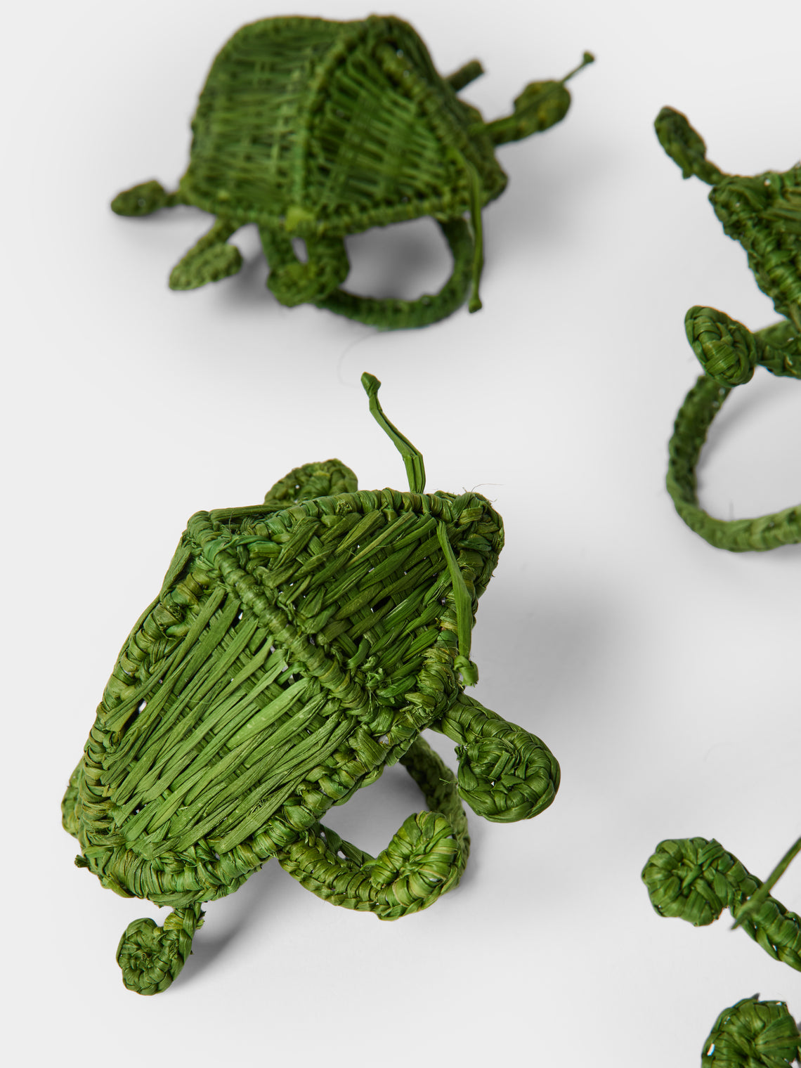 Artesanías del Atlántico - | Set of 4 | Beetle Handwoven Palm Napkin Rings - Green - ABASK