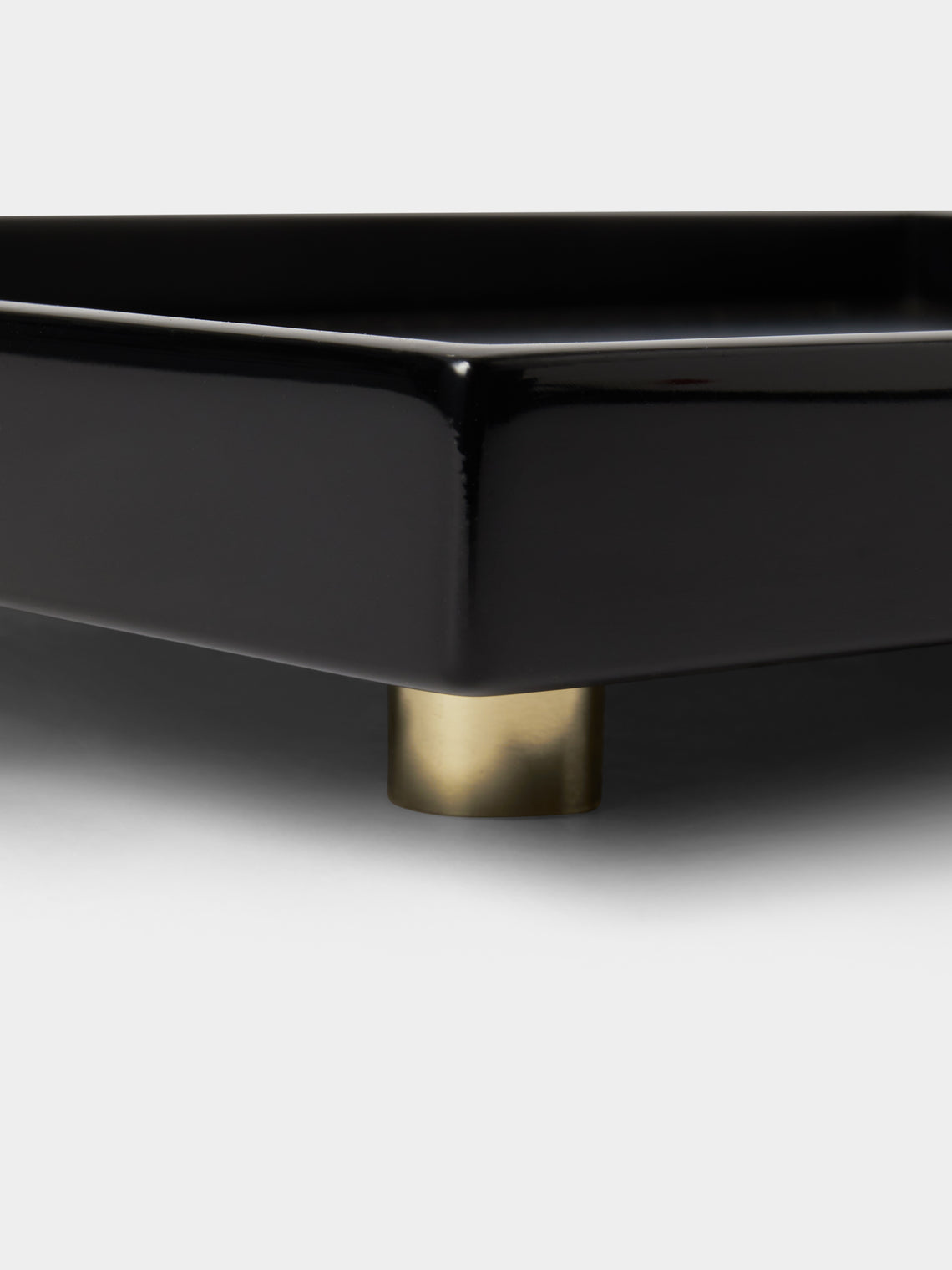 Viya - Saffron Lacquered Wood Towel Tray (14.5in/37cm) - Black - ABASK