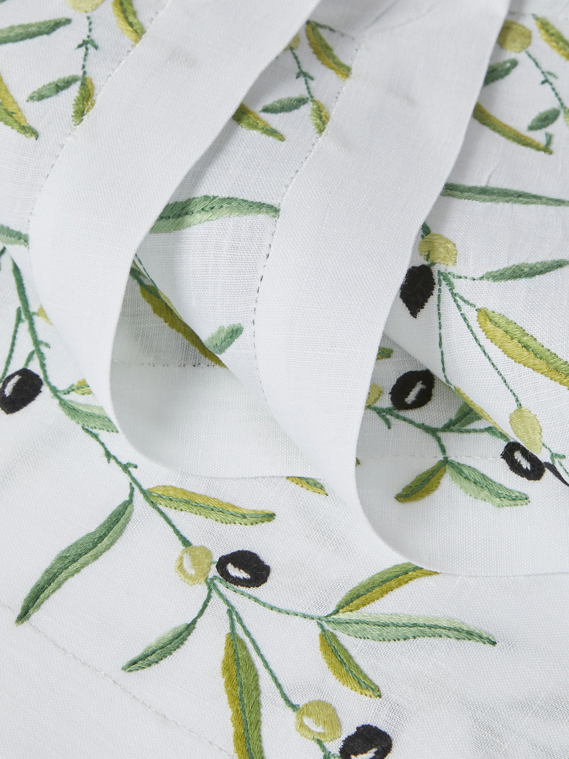 Taf Firenze - | Set of 6 | Olive Branch Hand-Embroidered Linen Placemats and Napkins - White - ABASK
