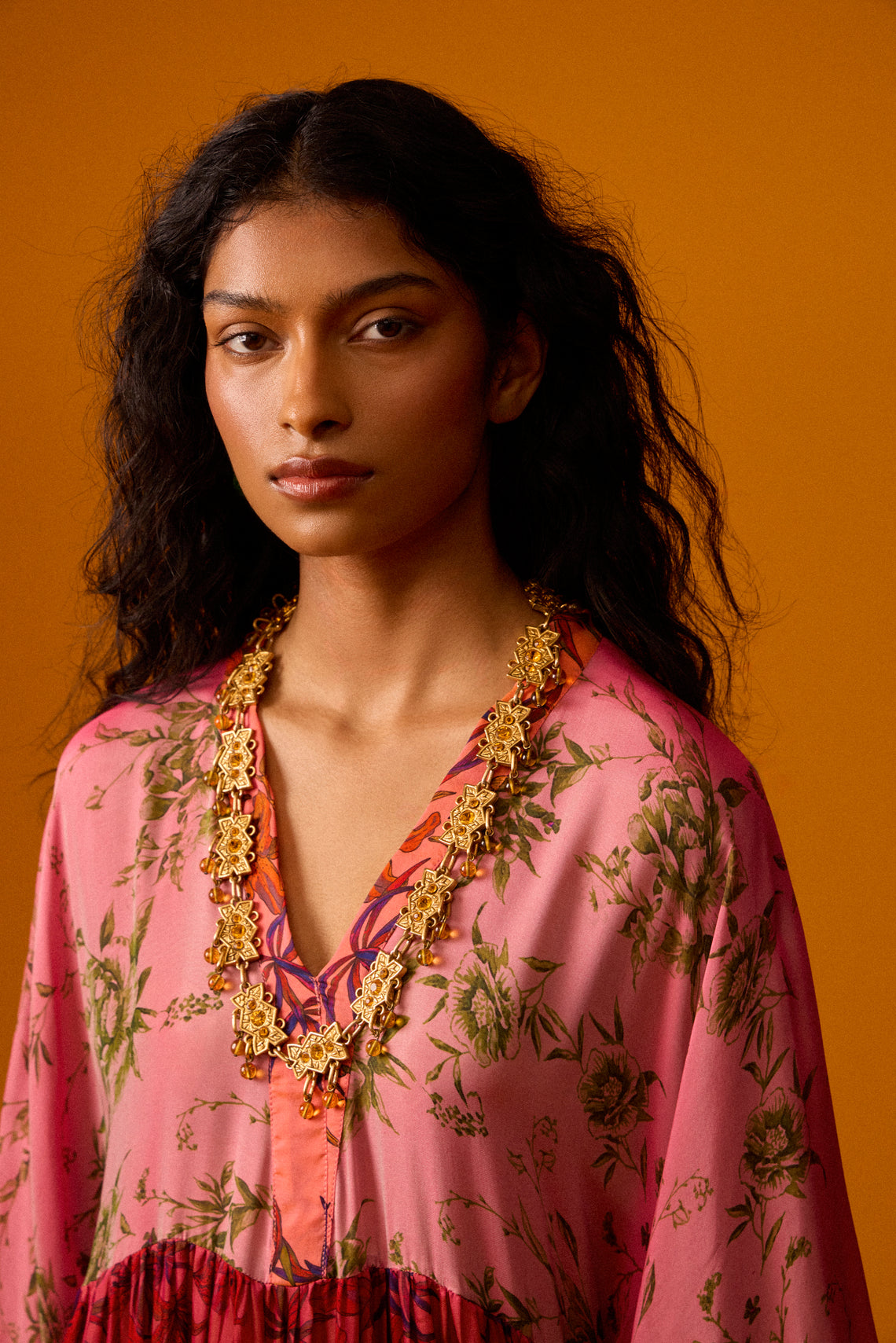 Mahnaz Collection - Women's Vintage 1980 Alexis Lahellec Gilt Metal, Resin and Amber Necklace - Gold - ABASK
