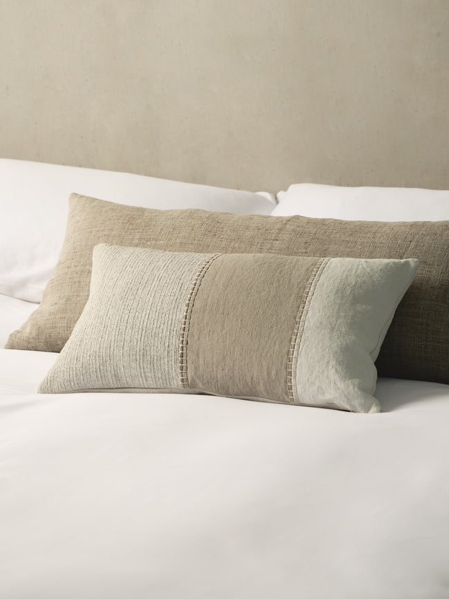 De Le Cuona - Painted Linen Cushion (23.5in/60cm) - Natural - ABASK