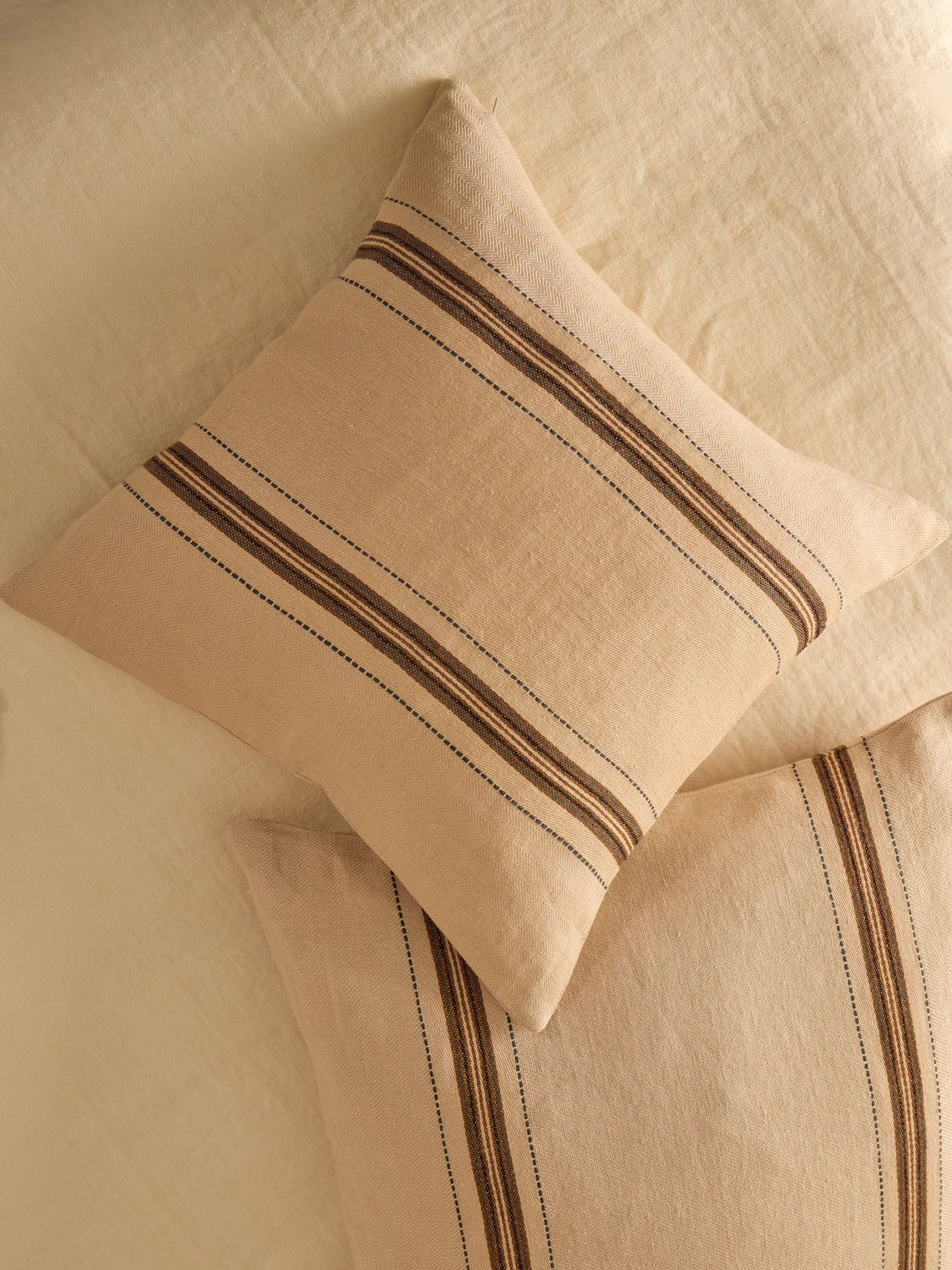 Libeco - Vourkari Belgian Linen Cushion (25in/63cm) - Cream - ABASK