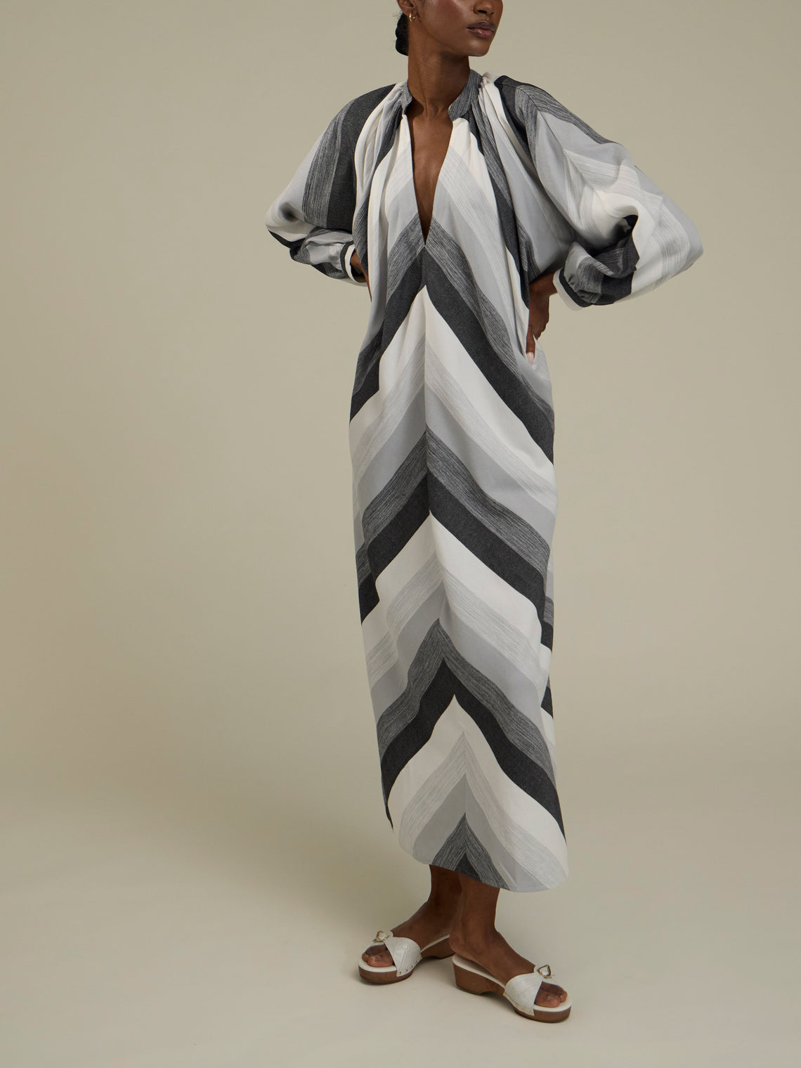 Marrakshi Life - The V-Neck Tourag Dress | Size: S - Gray - ABASK