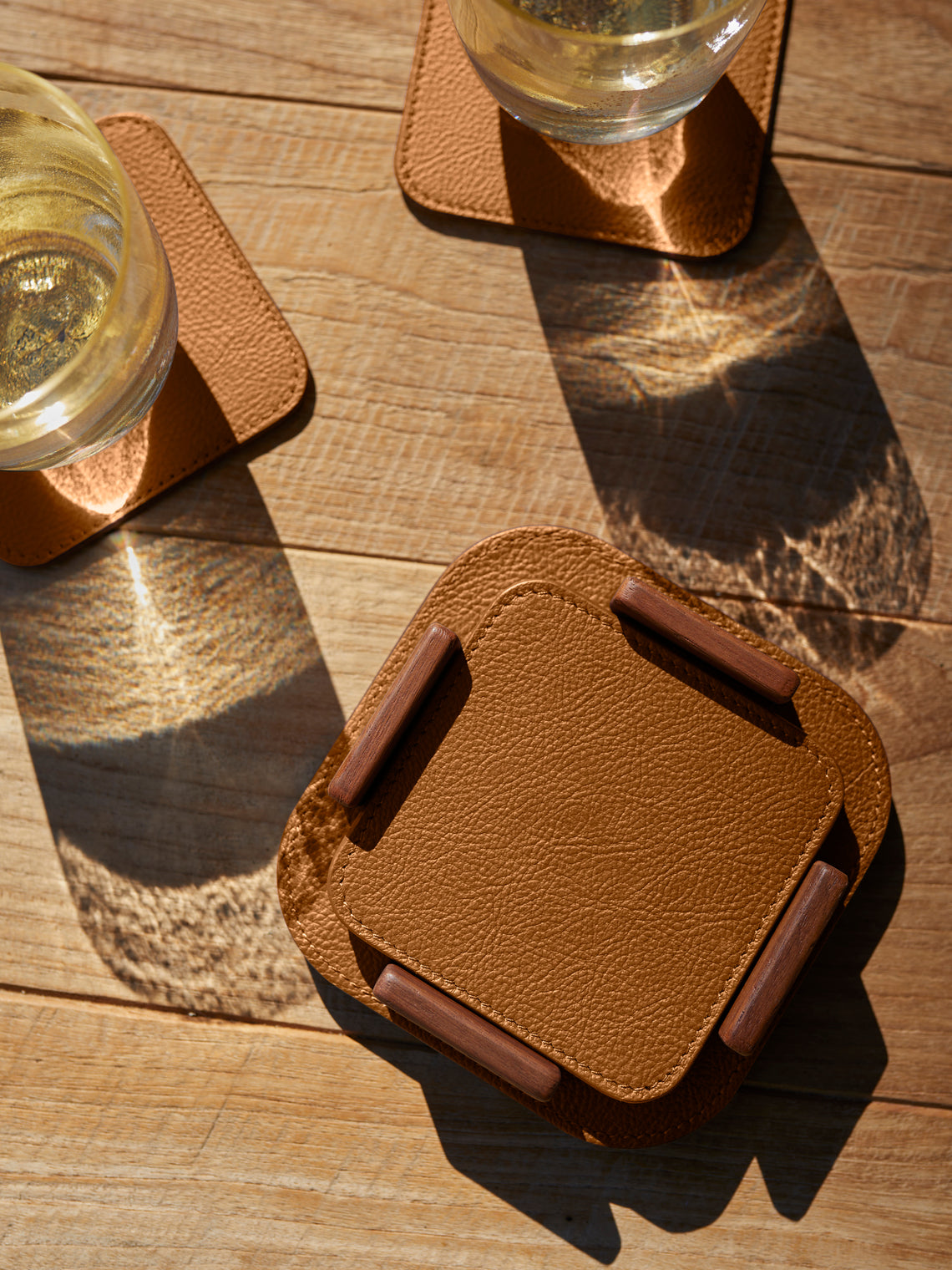 Giobagnara x Poltrona Frau - Leather and Walnut Coasters with Holder (Set of 6) - Tan - ABASK