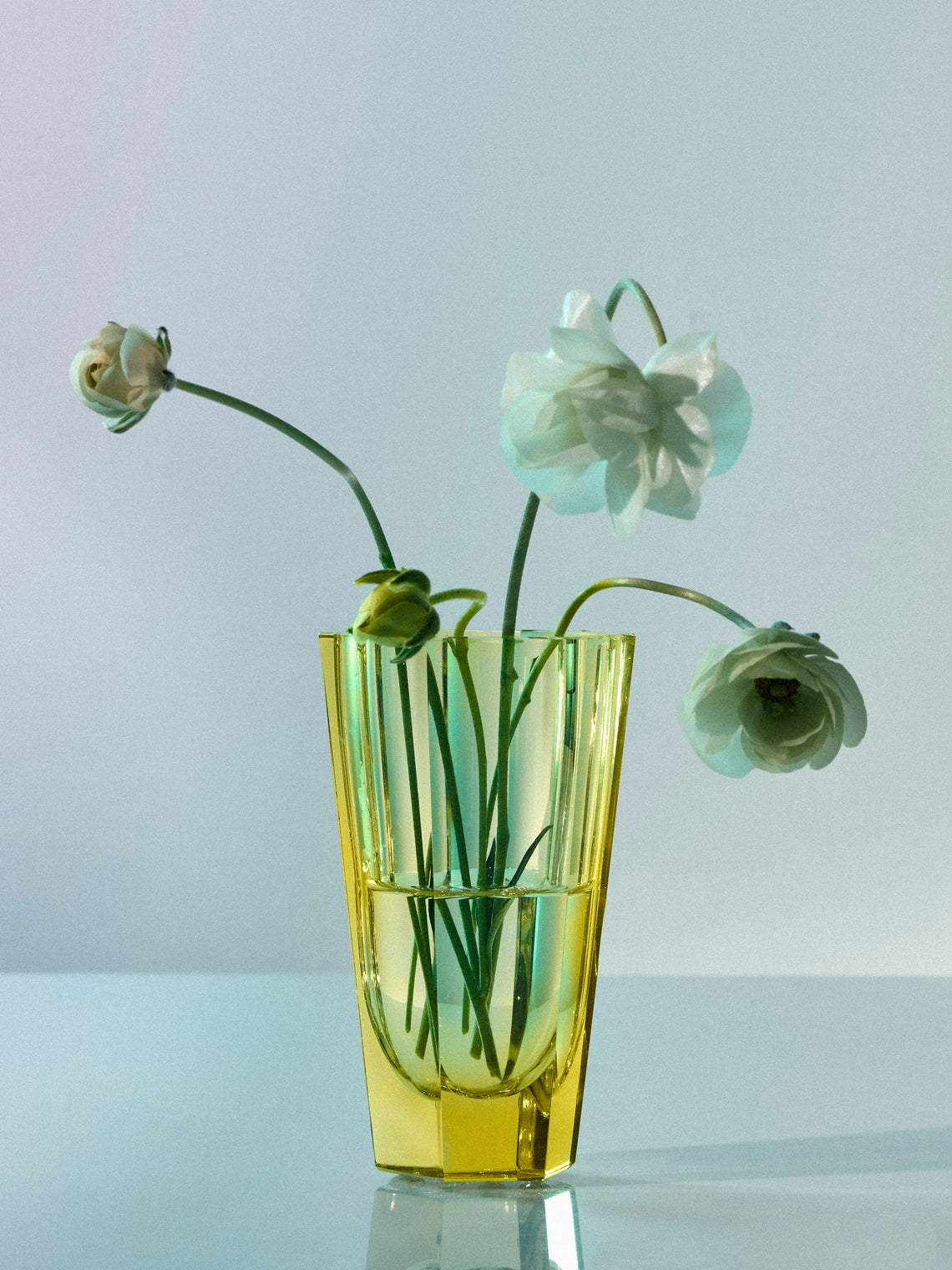 Moser - Purity Hand-Blown Crystal Bud Vase (4.5in/11.5cm) - Yellow - ABASK
