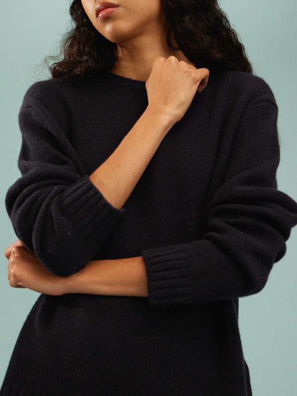 Dusan - Classic Cashmere Boyfriend Sweater | Size: S - Navy - ABASK