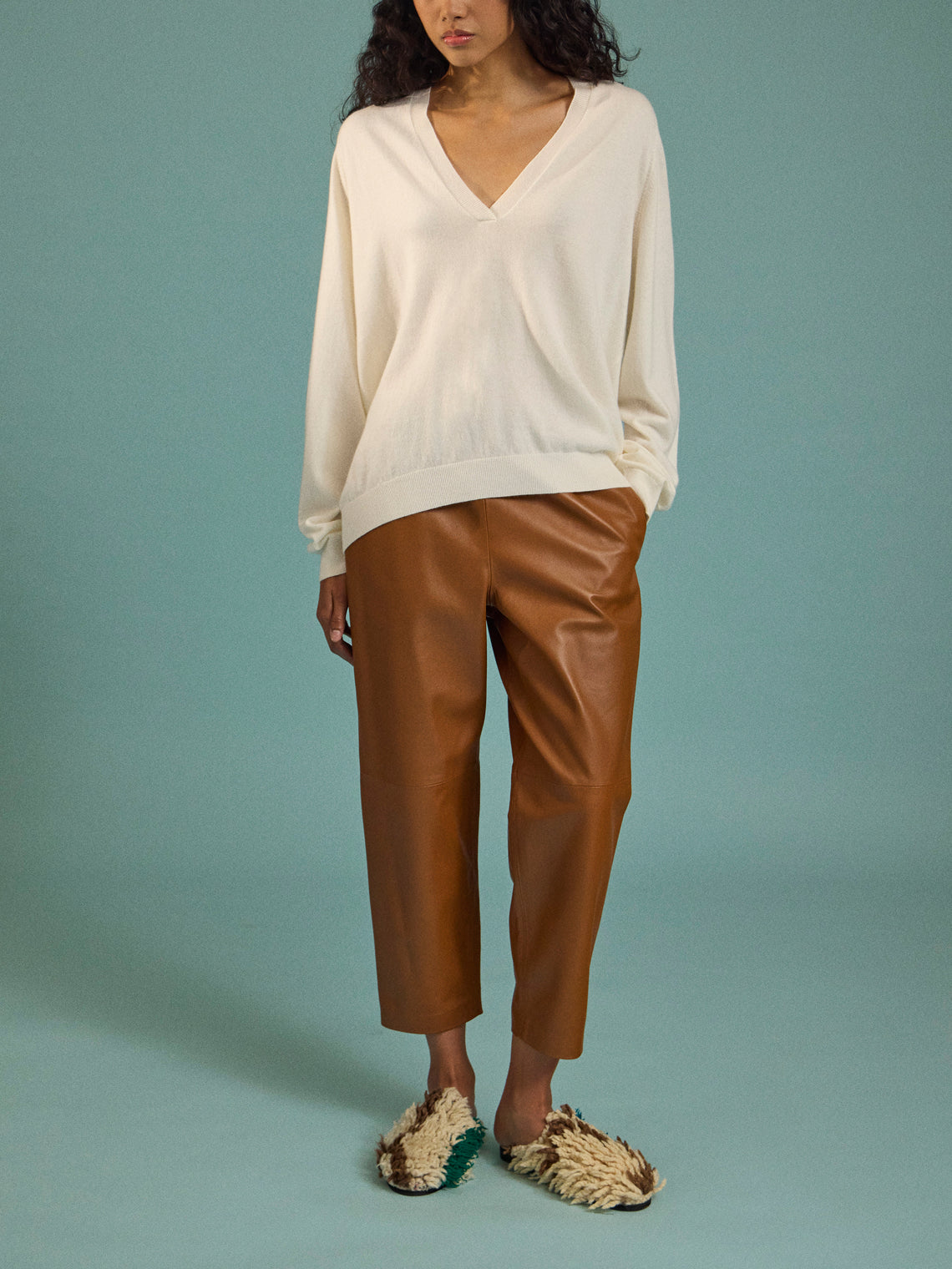 Arch4 - Oona Baby Goat Cashmere V-Neck Sweater | Size: S - Ivory - ABASK