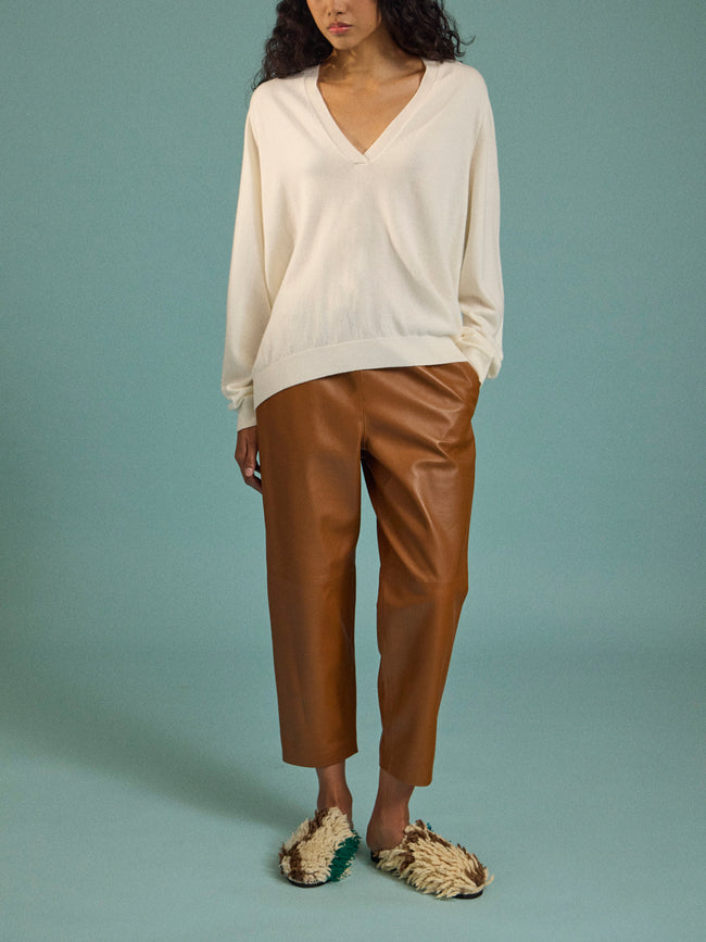 Arch4 - Oona Baby Goat Cashmere V-Neck Sweater | Size: S - Ivory - ABASK