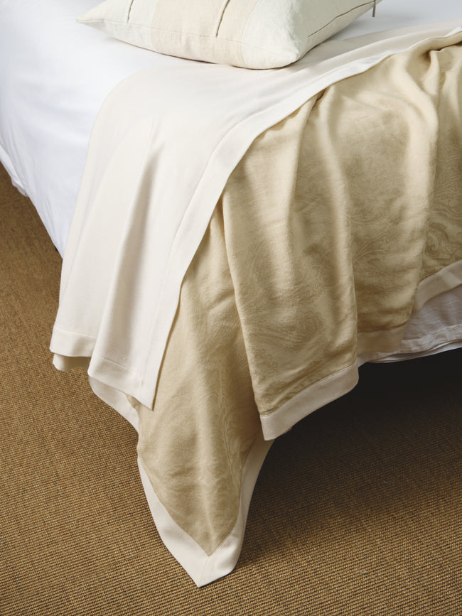 De Le Cuona - Illusion Cashmere Throw (78.5in/2m) - Cream - ABASK