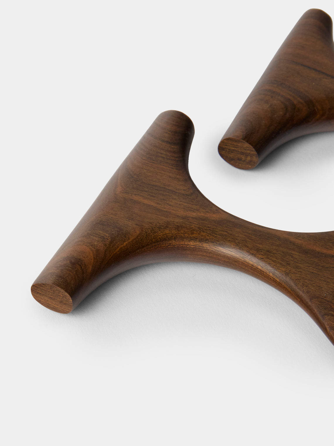 CasaLatina - Lara Whale Hand-Carved Hardwood Salad Servers - Brown - ABASK