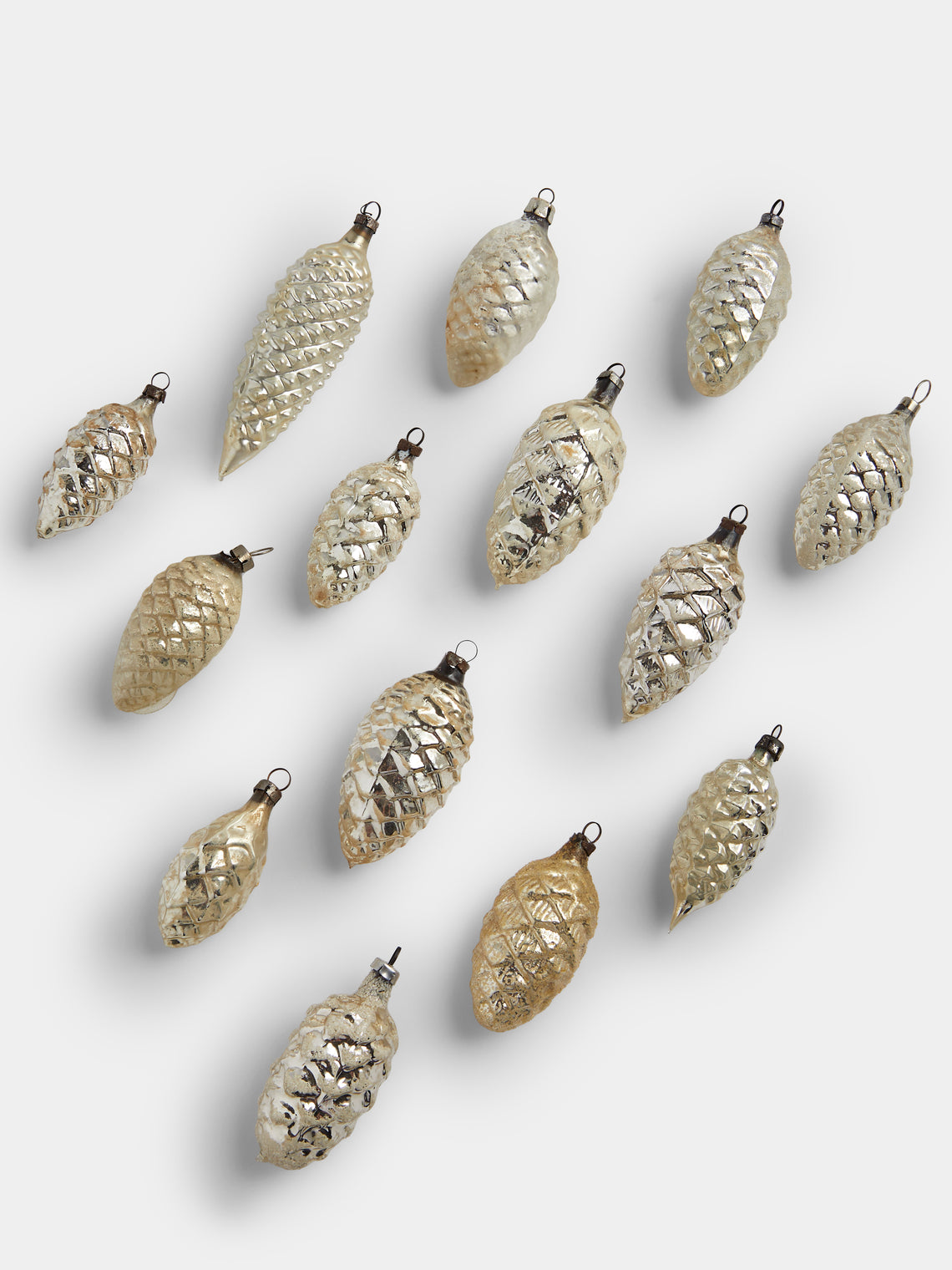 Antique and Vintage - Early-20th-Century Pinecones Glass Baubles (Set of 14) - Silver - ABASK
