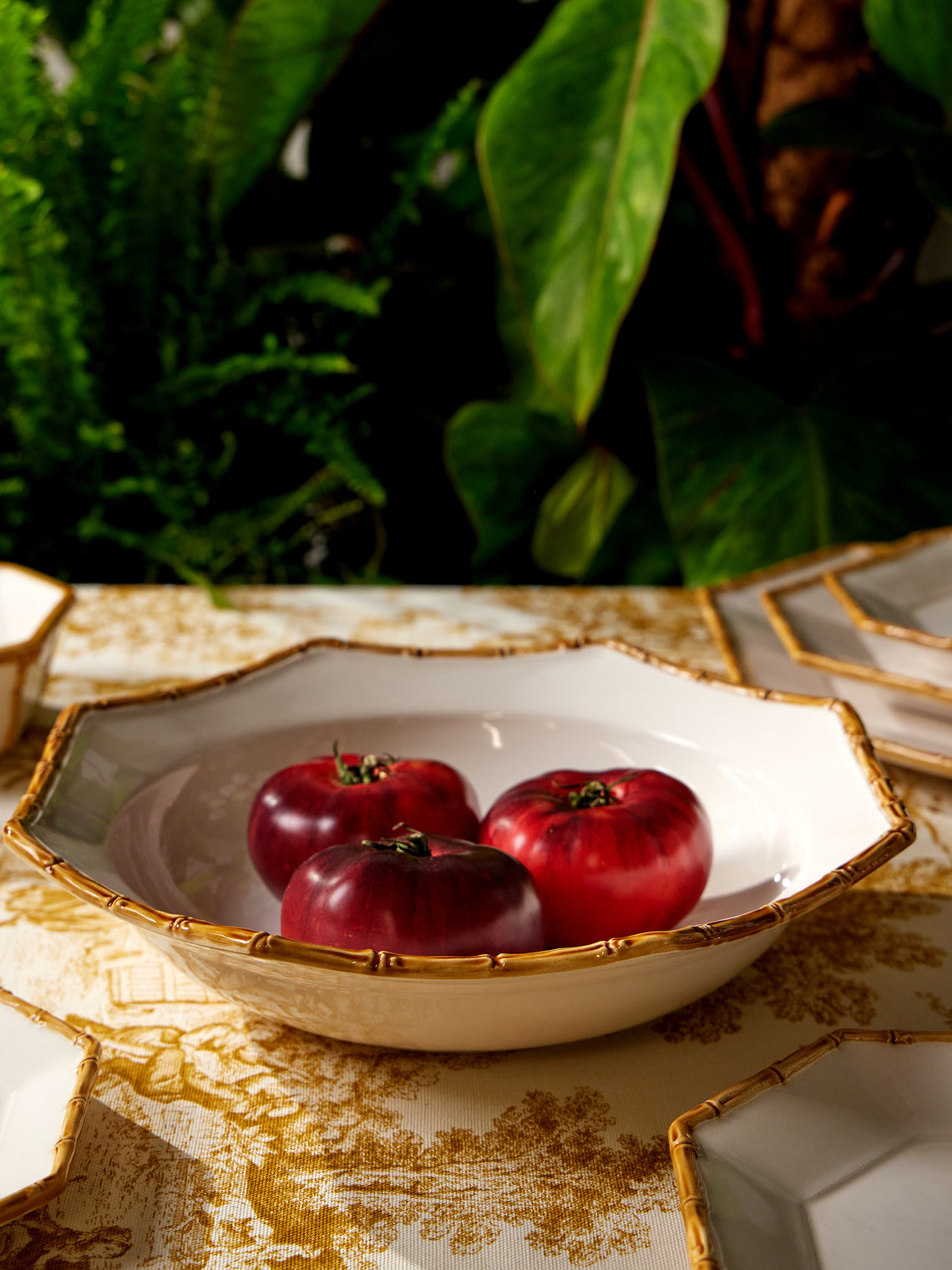 Verdolini - Bamboo Hand-Painted Ceramic Salad Bowl - White - ABASK